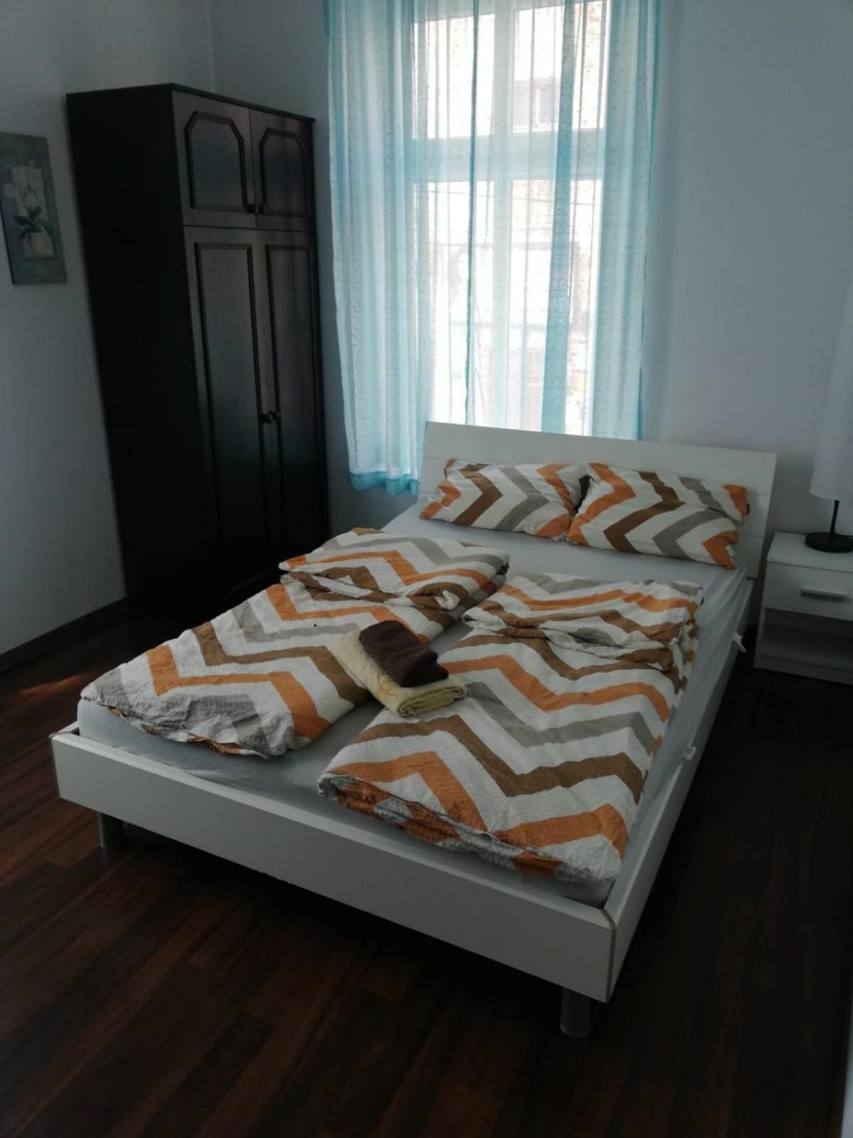 Economy Triple Room