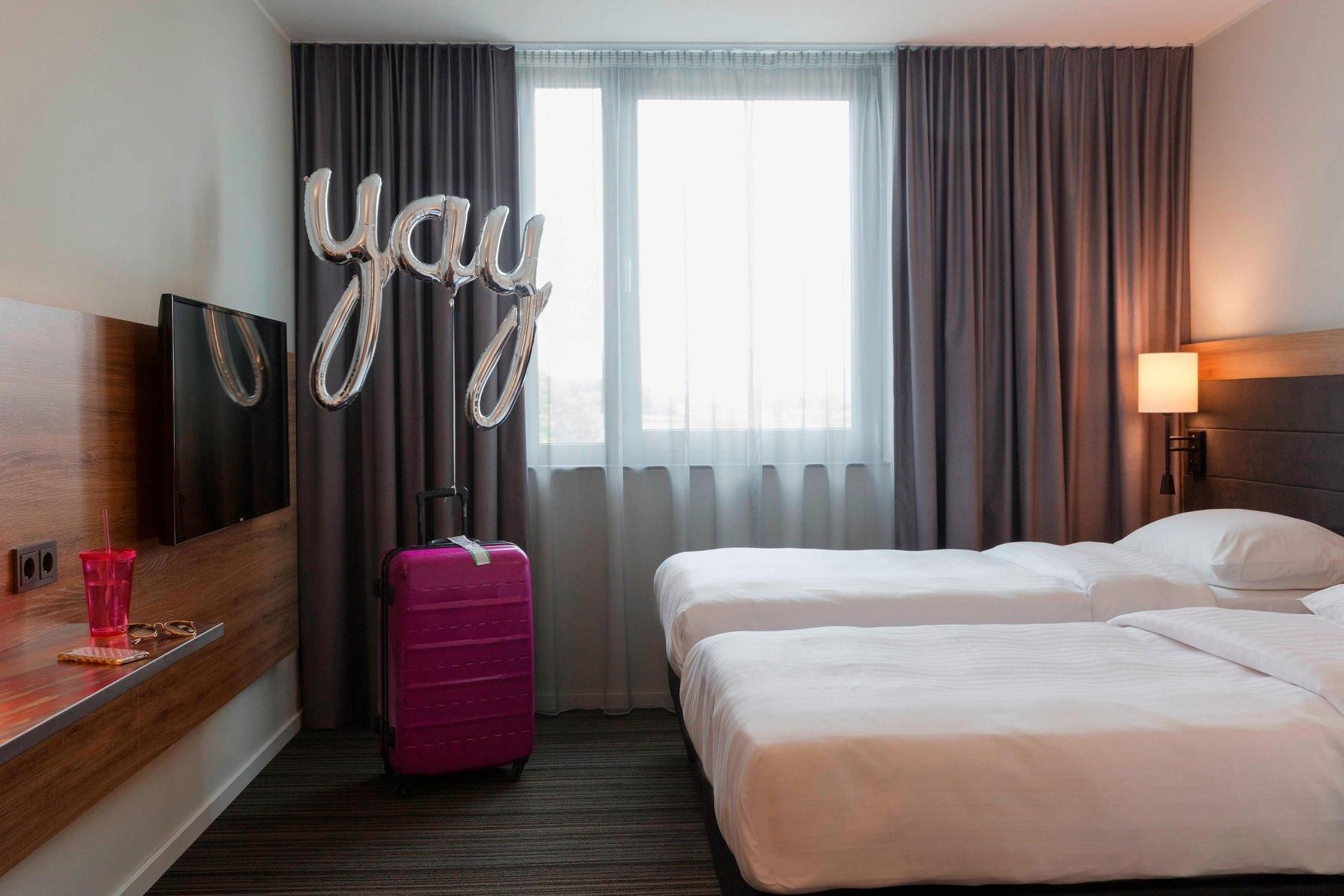 Moxy Sleeper Twin, Guest room, 2 Twin