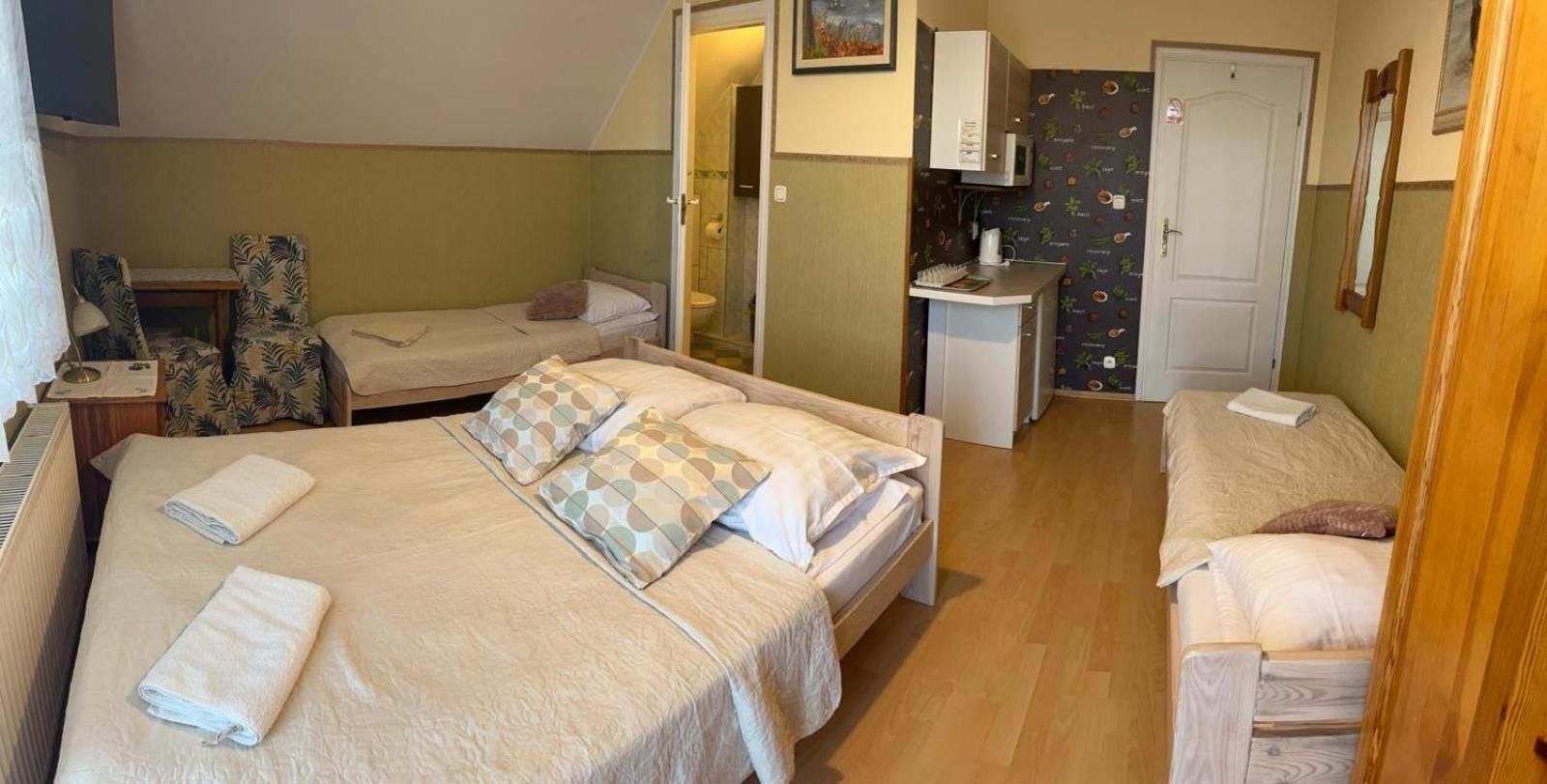 Quadruple Room with Bathroom