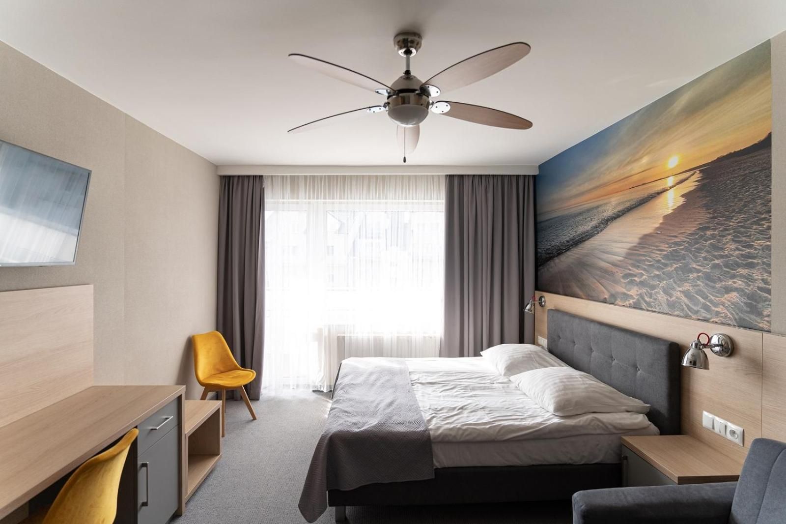Deluxe Family Room