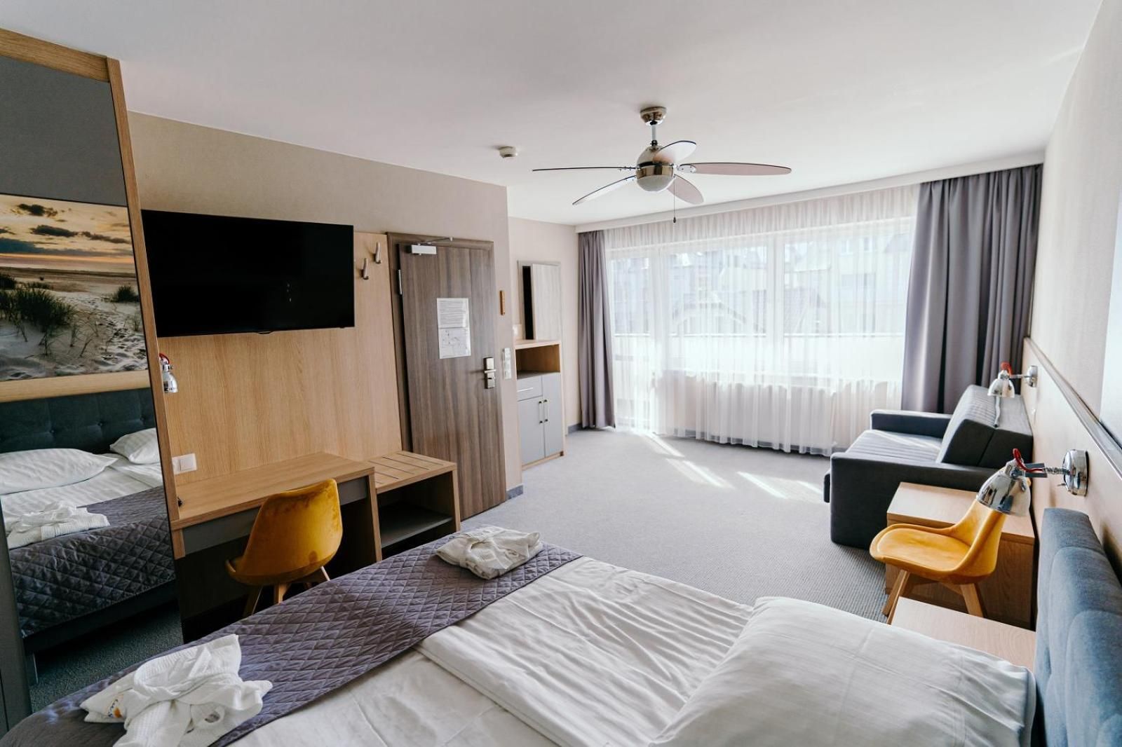 Deluxe Family Room