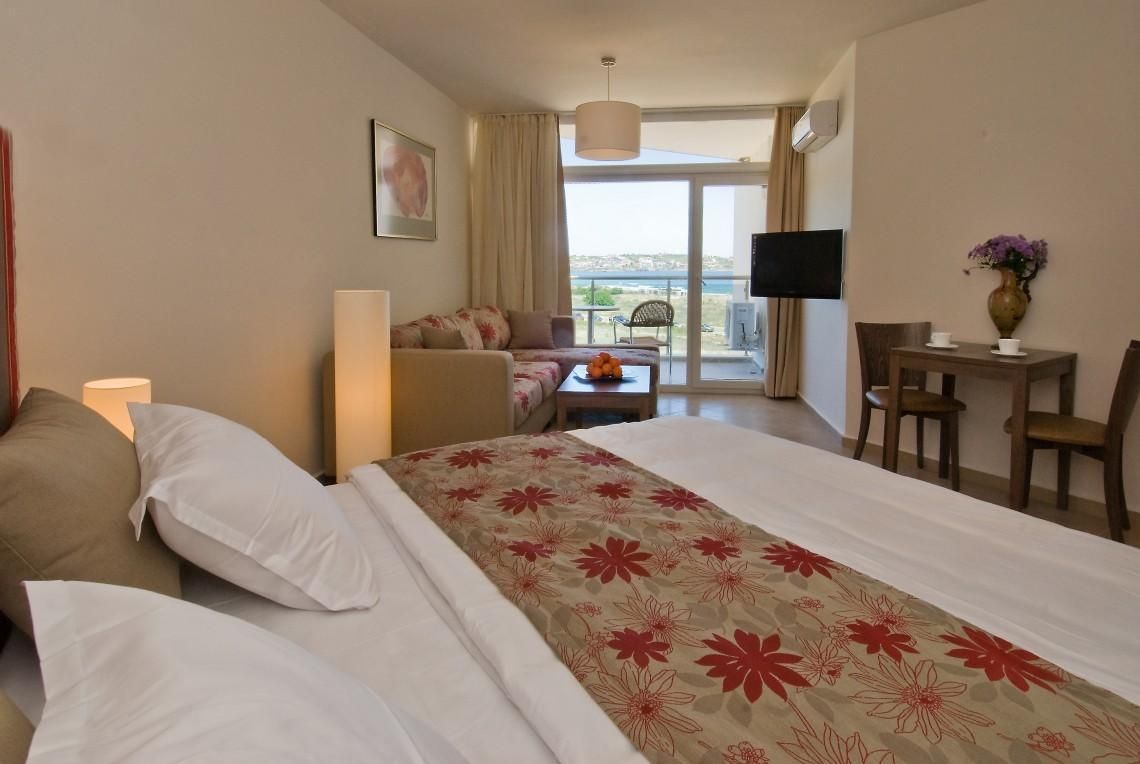 Studio Deluxe Room