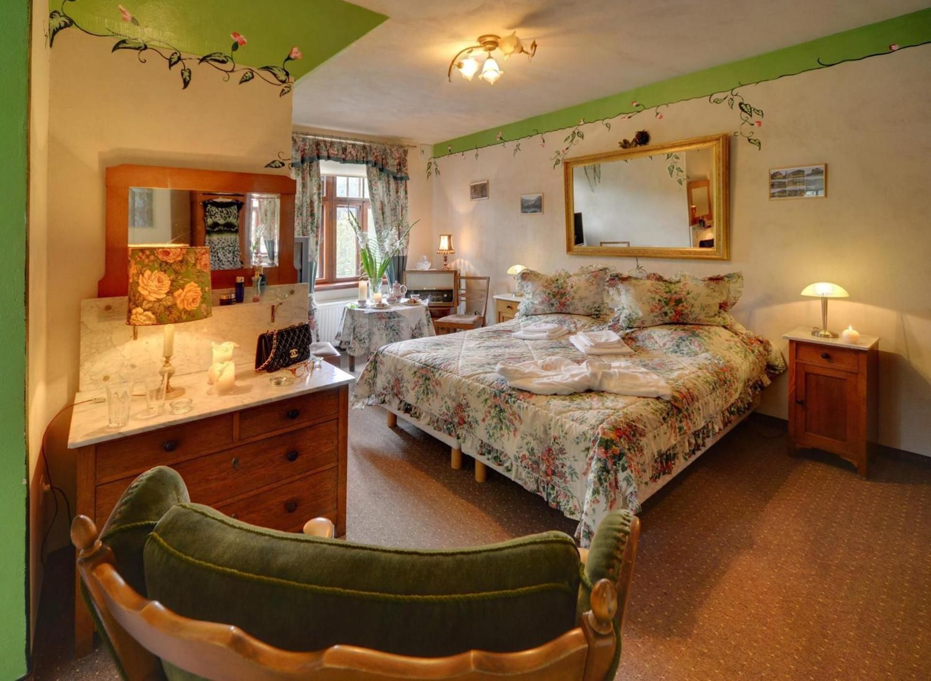 Large Double Room