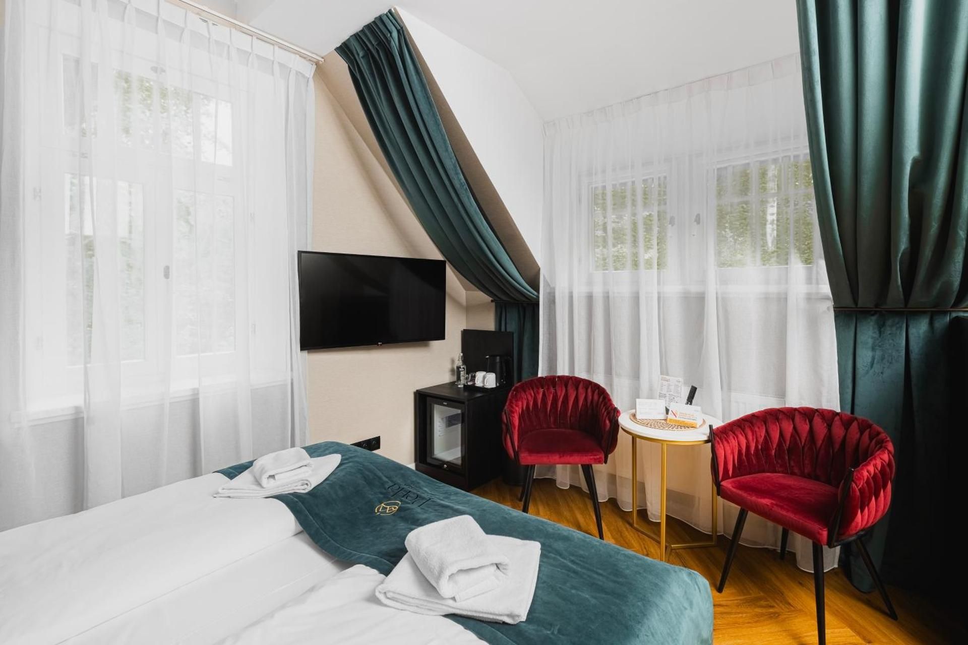 DELUXE APARTMENT