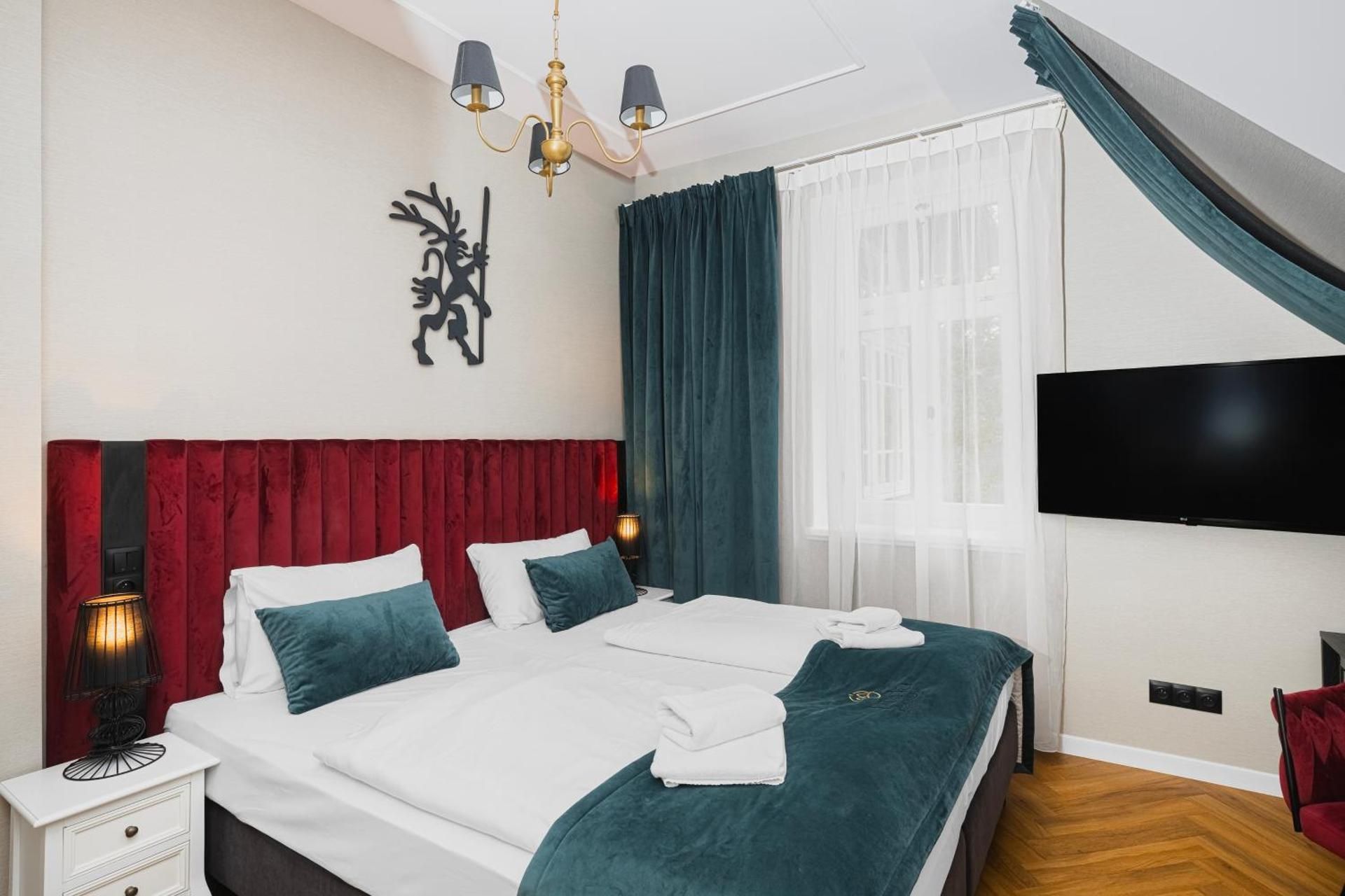 DELUXE APARTMENT