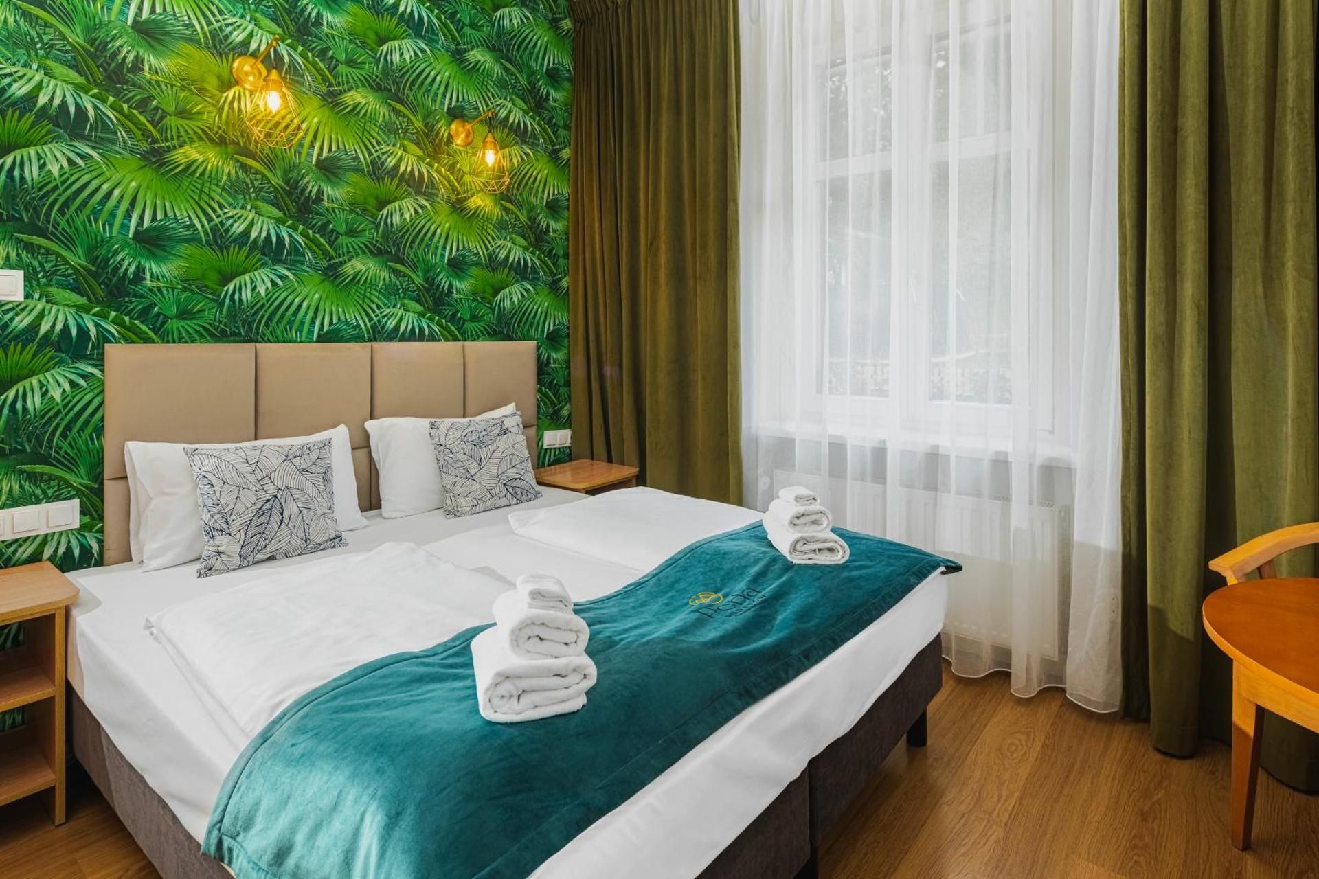 Deluxe Family Room