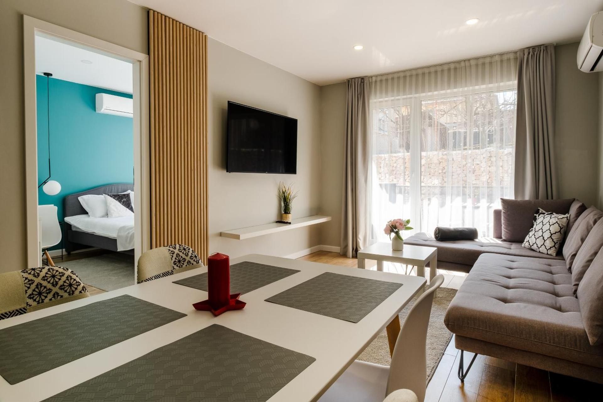 Apartment with Garden View