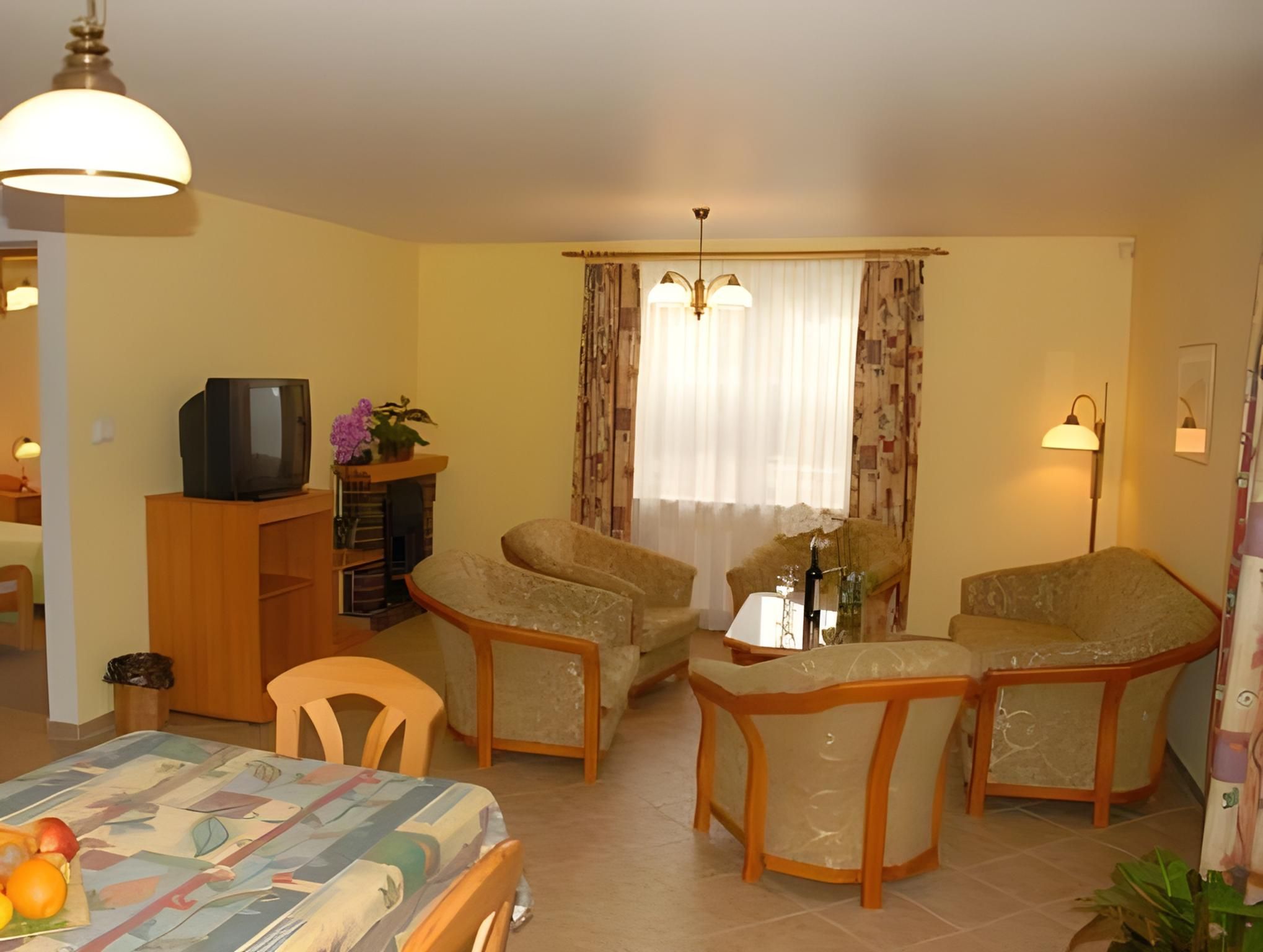 Three-Bedroom Apartment (6 Adults)