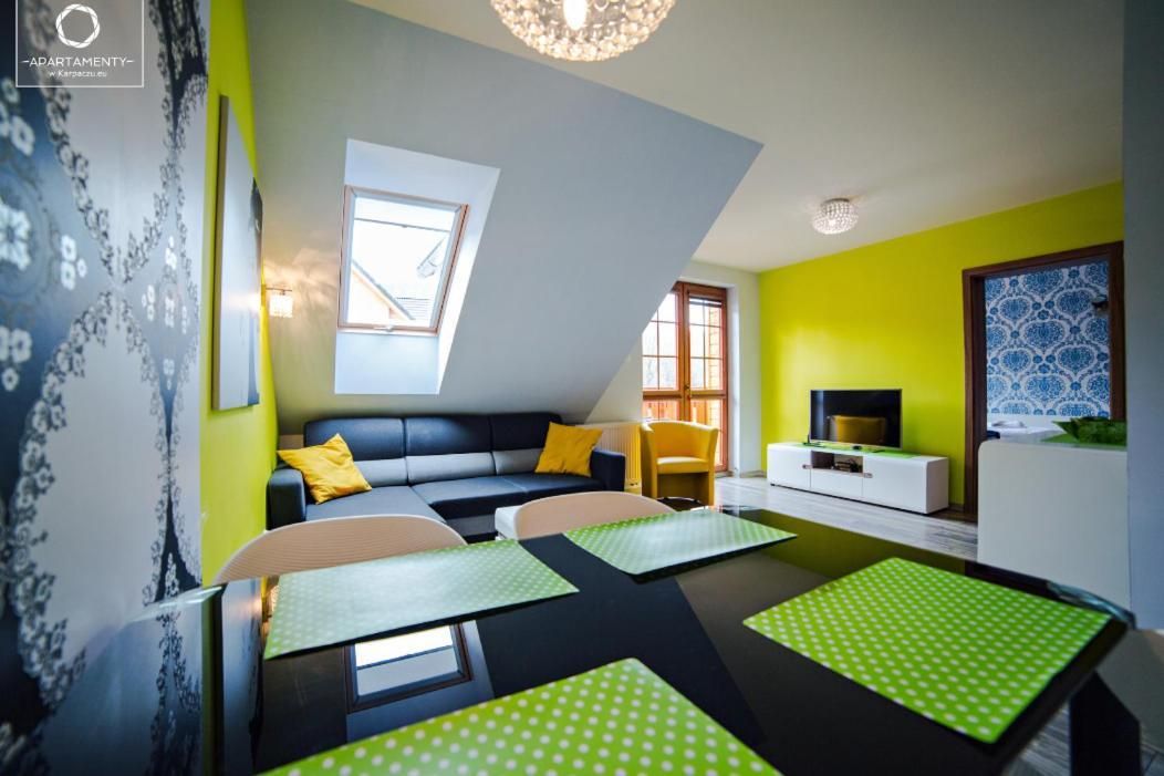 Penthouse Apartment (Avocado)