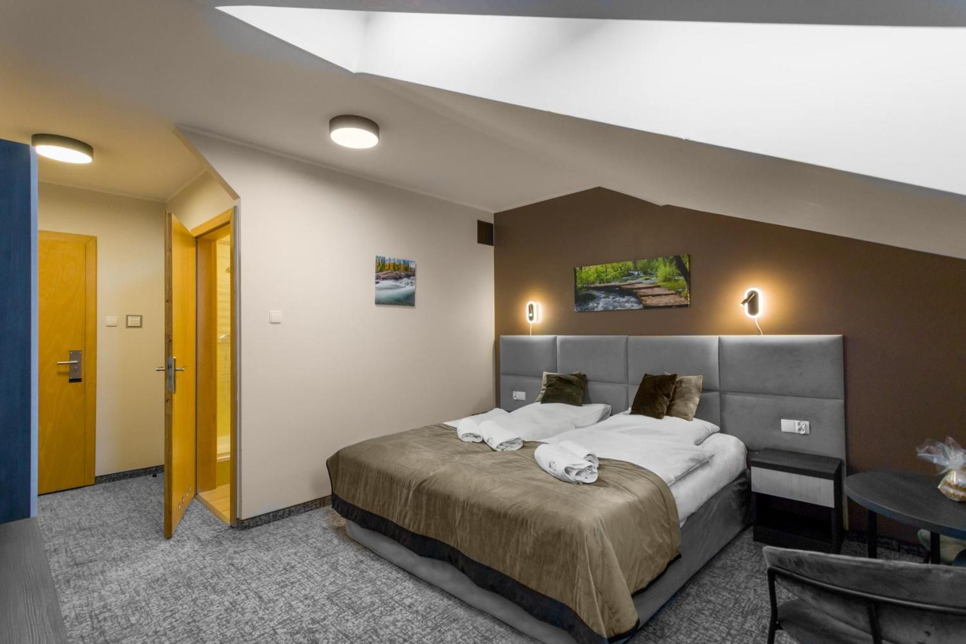 Double Room without Balcony (rooftop windows)