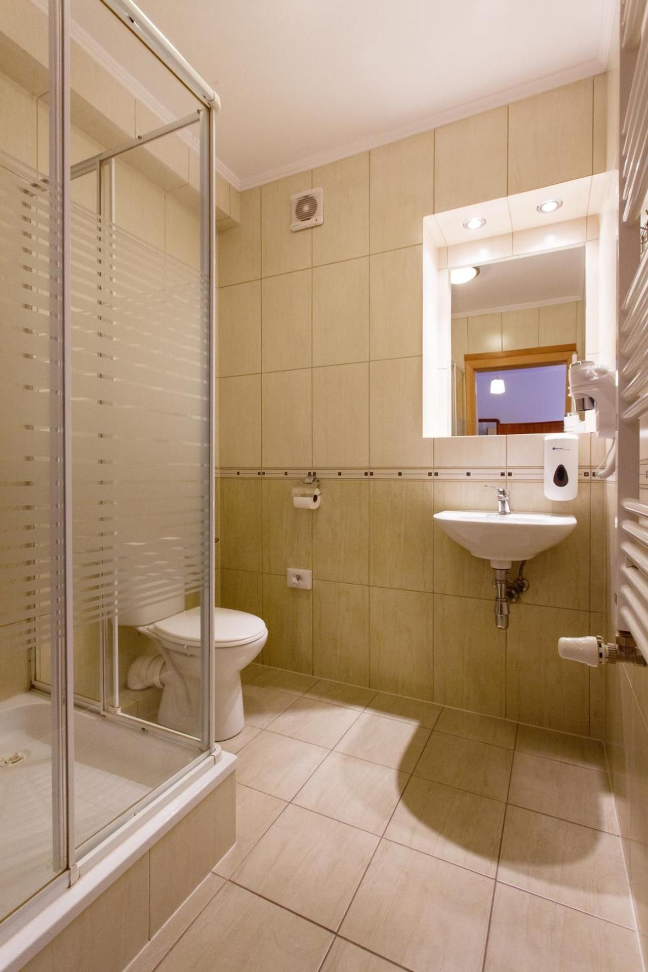 Studio (2 Adults)