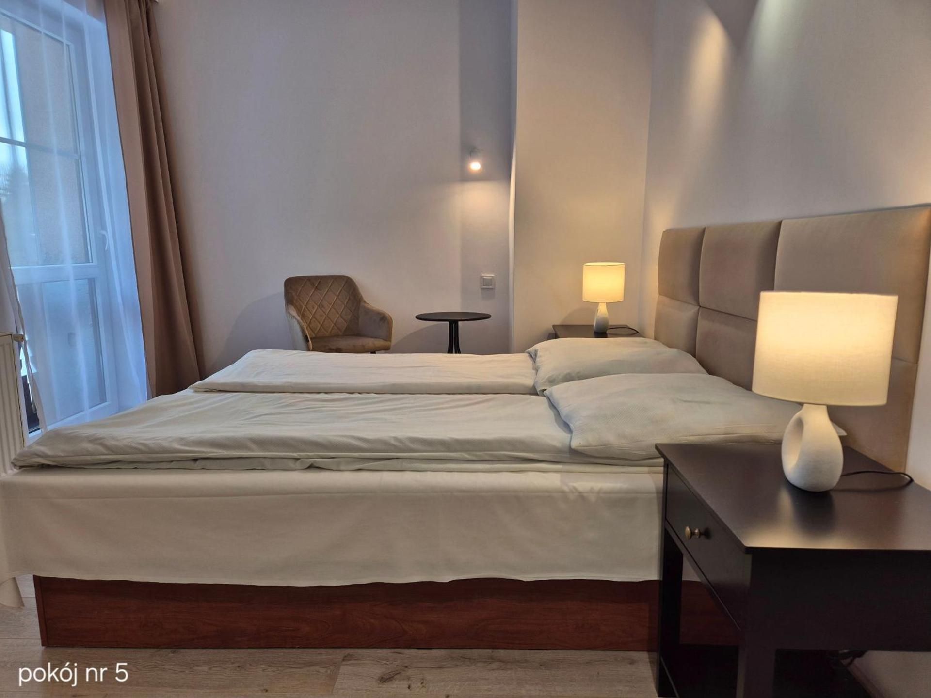 Standard Queen Room