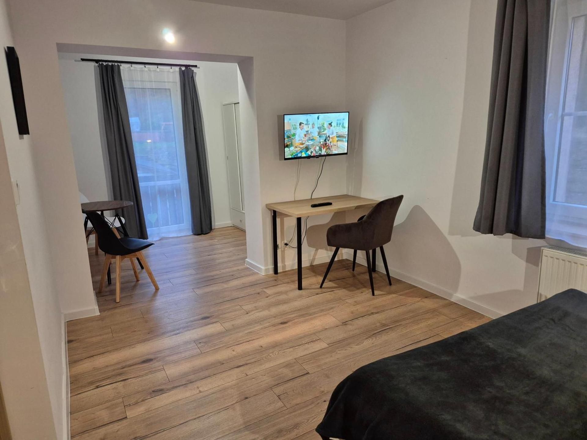 Queen Room with Garden View