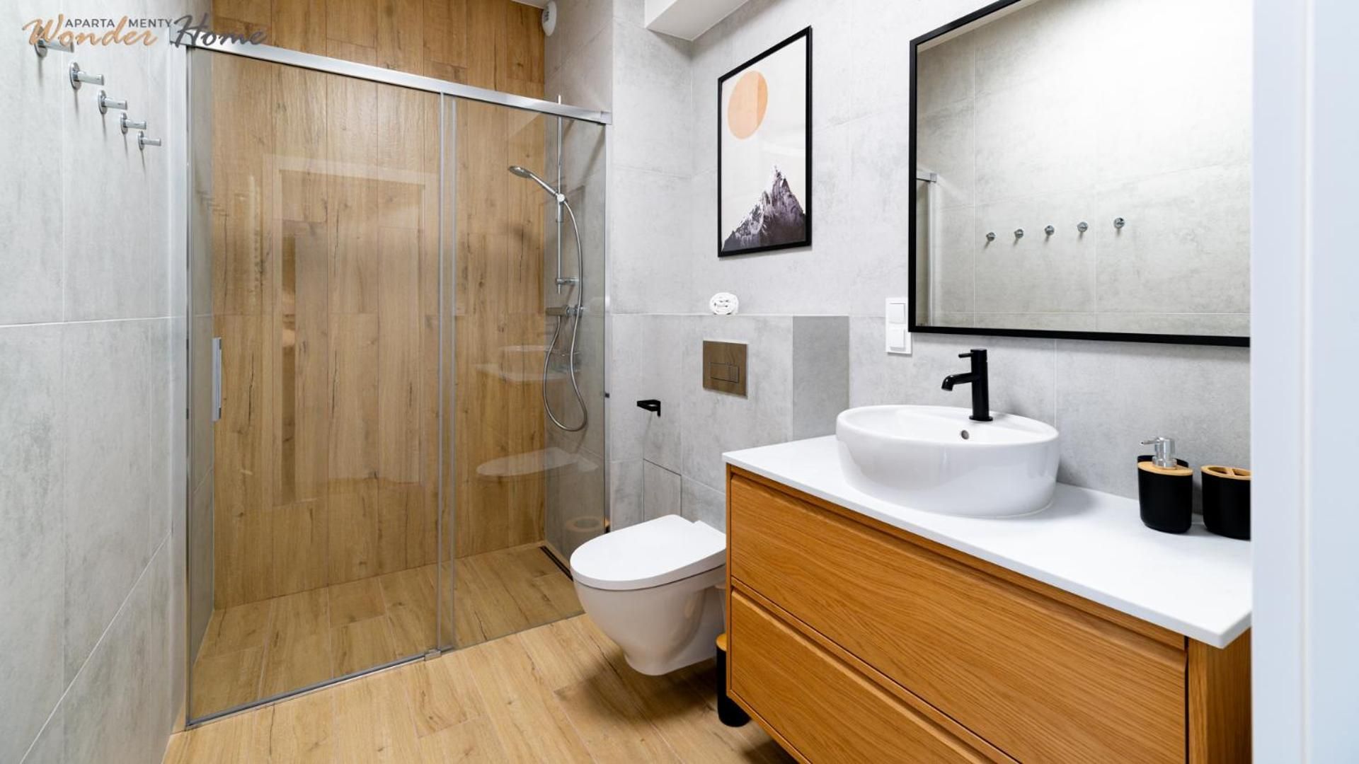 Two-Bedroom Apartment with Mountain View (Mountain Luxury)
