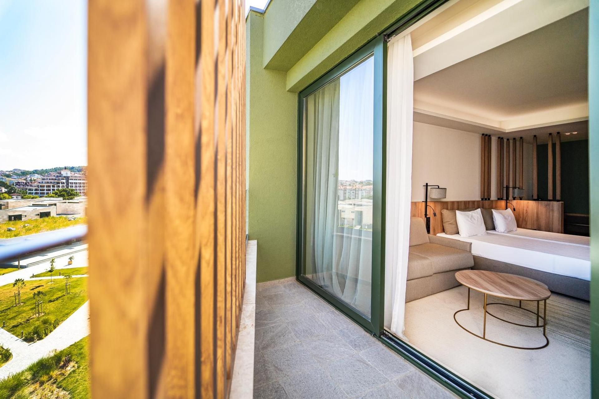 HVD Reina del Mar - Premium Spa Service & Free Parking Double Room with Partial Sea View - Free Parking & Beach Access 3