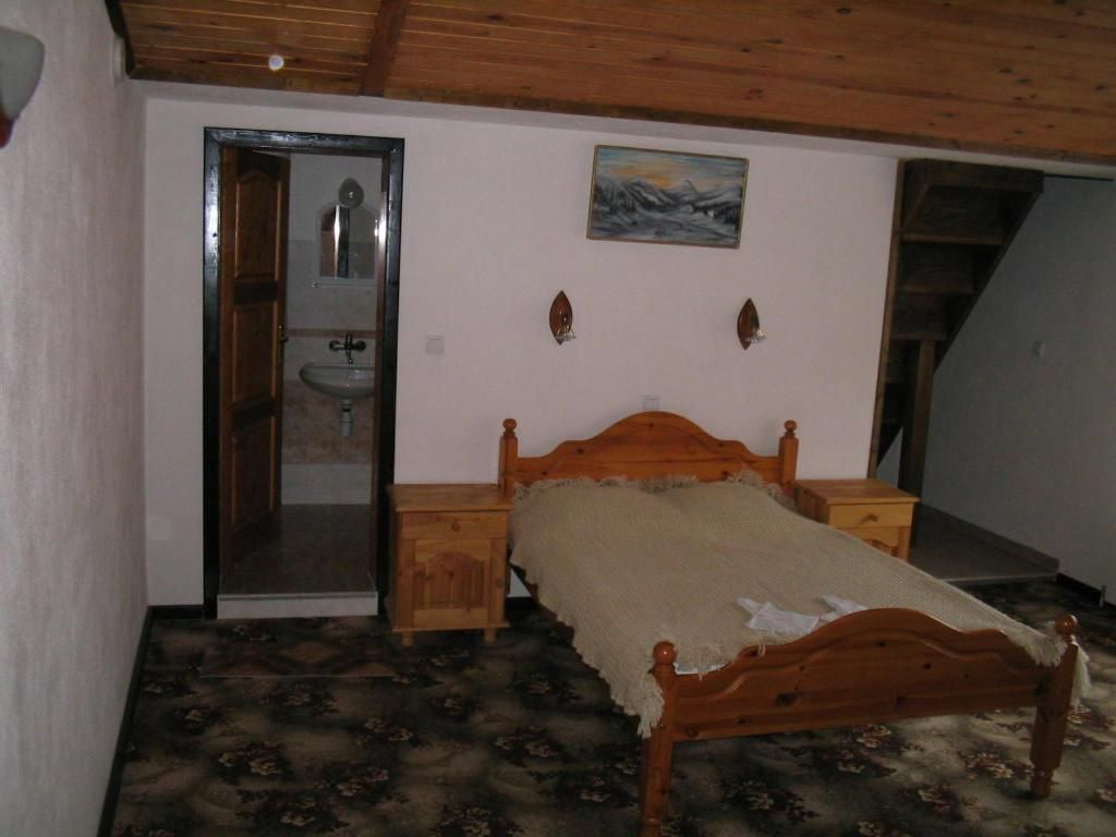 Family Room with Mountain View