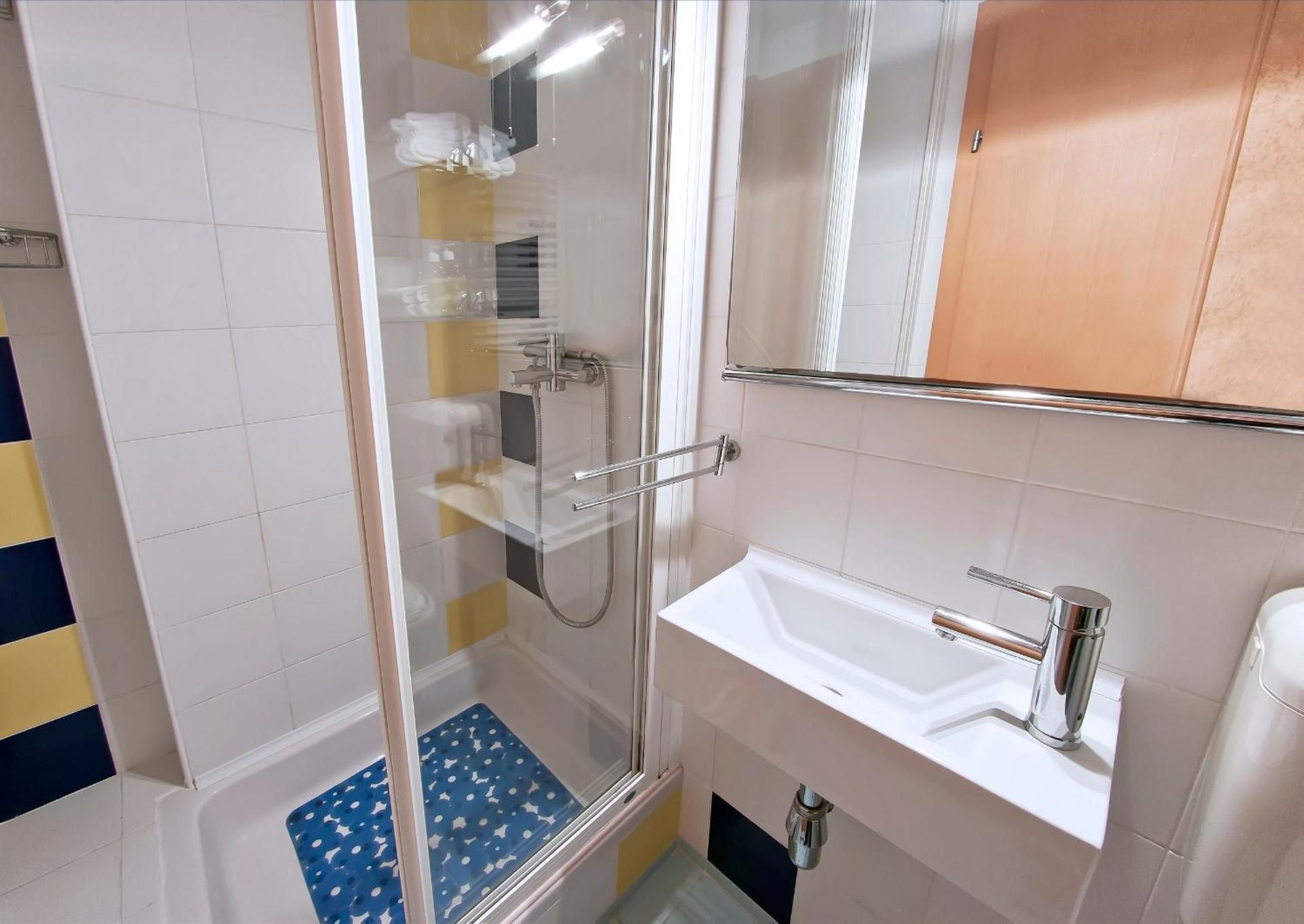 Basic Triple Room