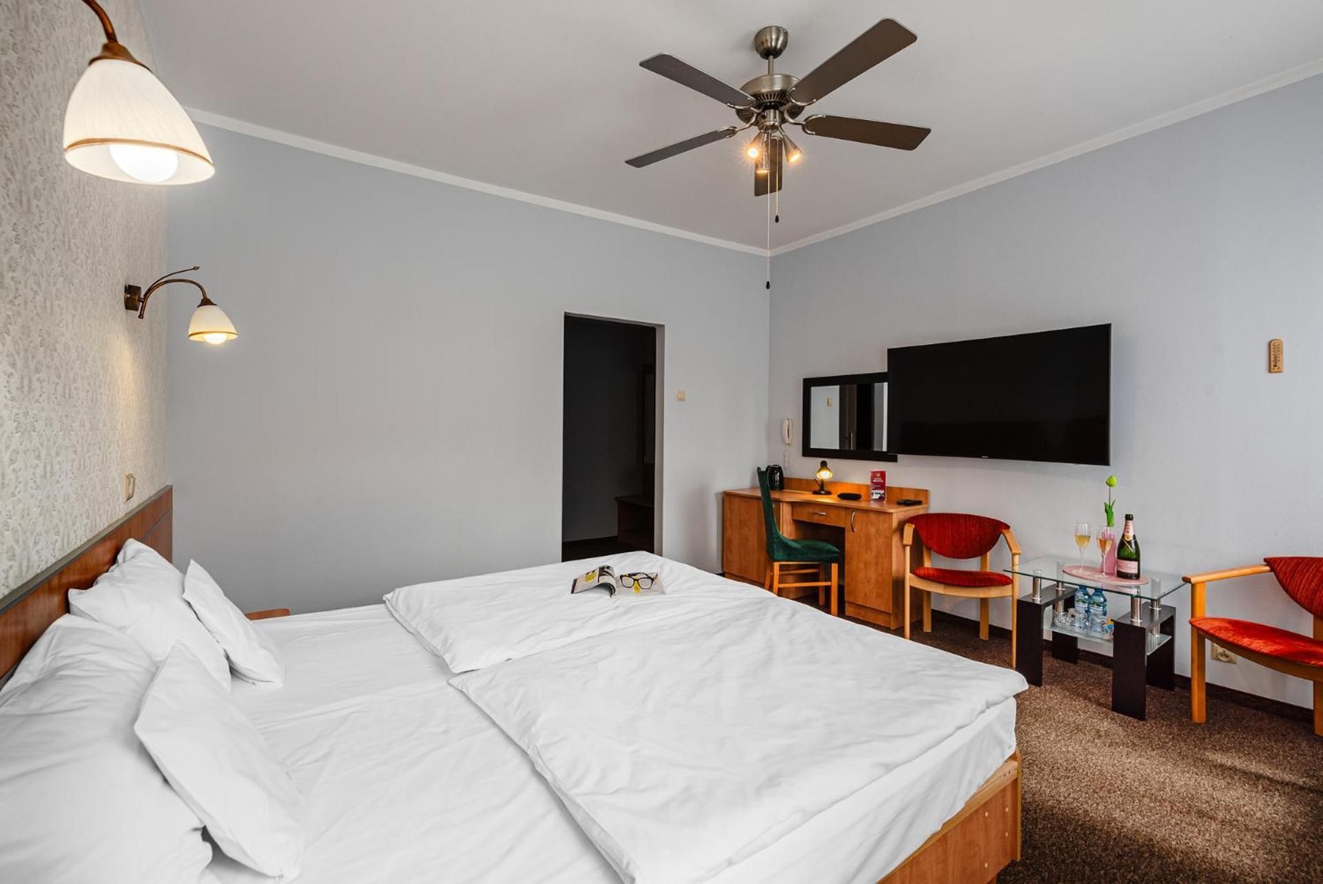 Deluxe King Room