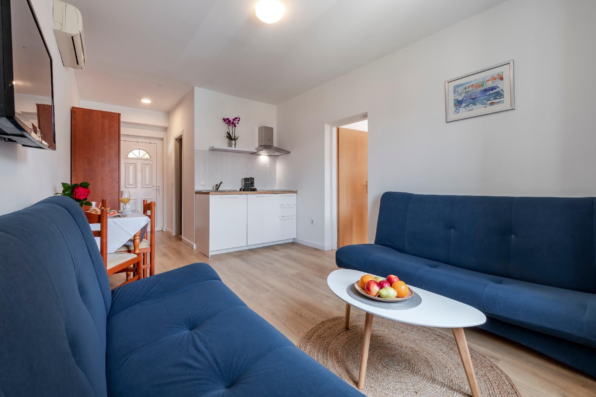 Sea View Apartment for 4 Adults
