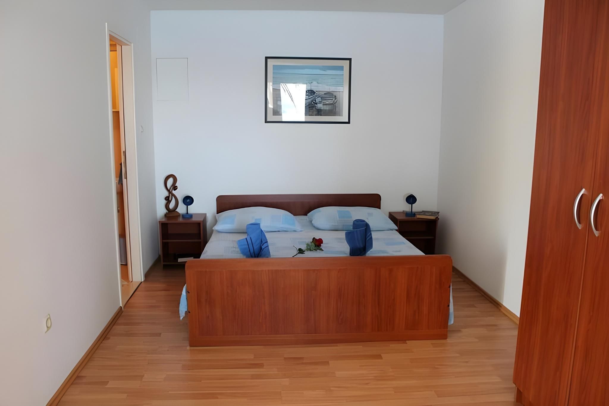Apartments Lozica - Comfort Studio Apartment with Terrace and Sea View
