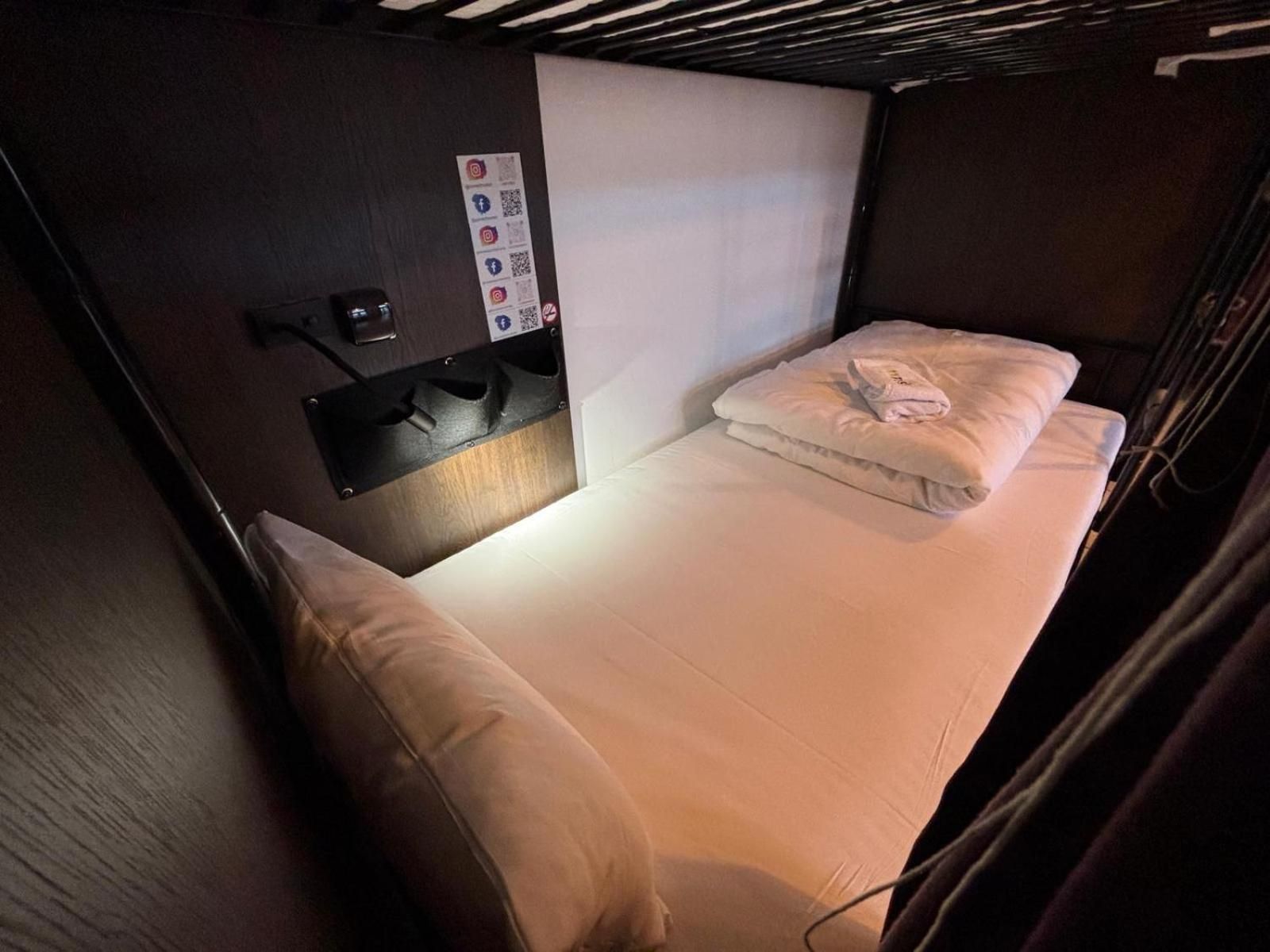Single Bed in 10-Bed Dormitory Room