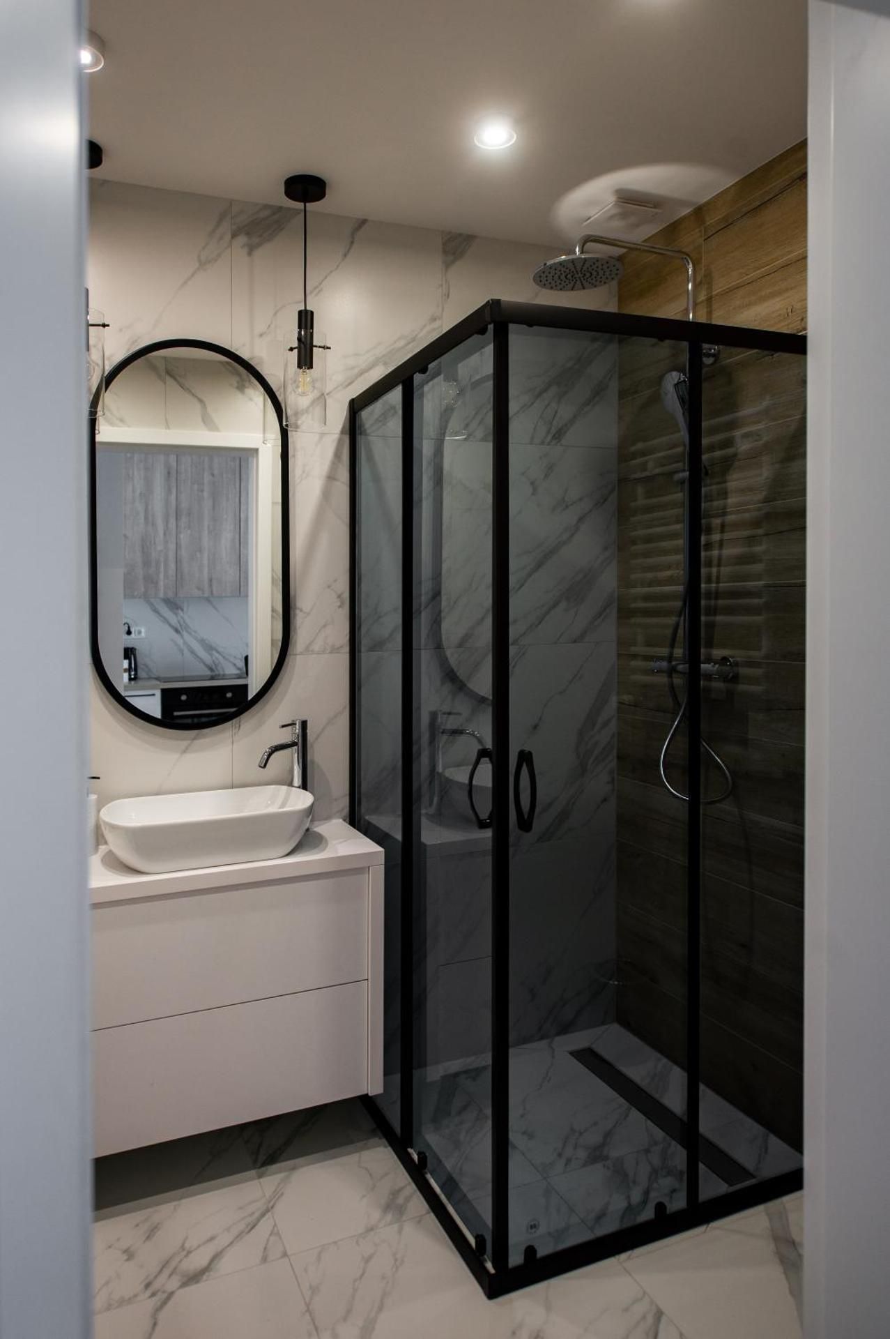 Studio Apartment with Queen Bed