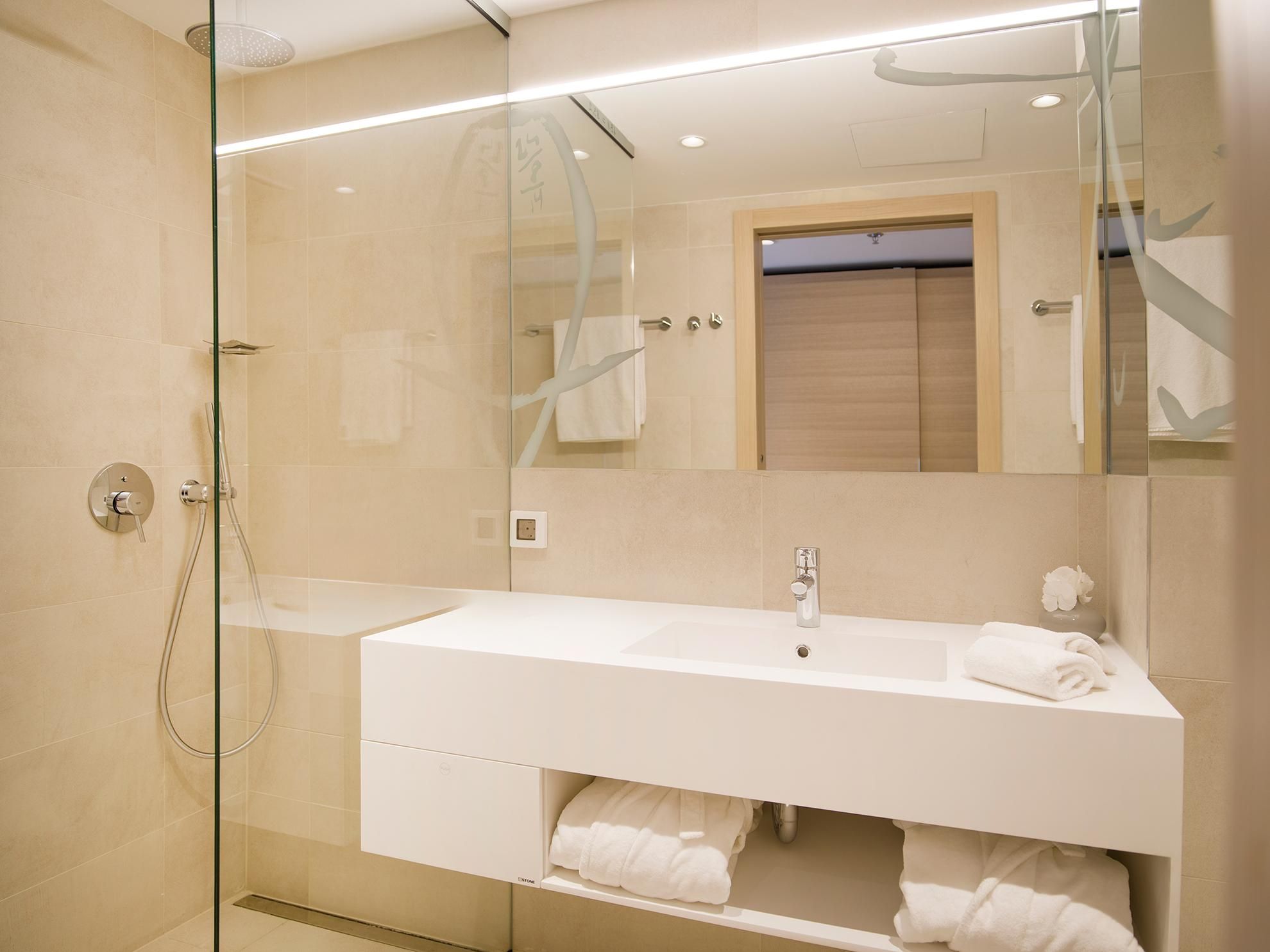 Deluxe Sea View With Balcony