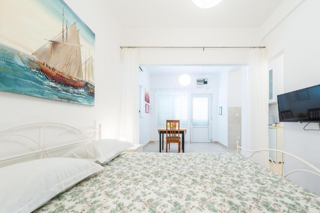Deluxe Studio
