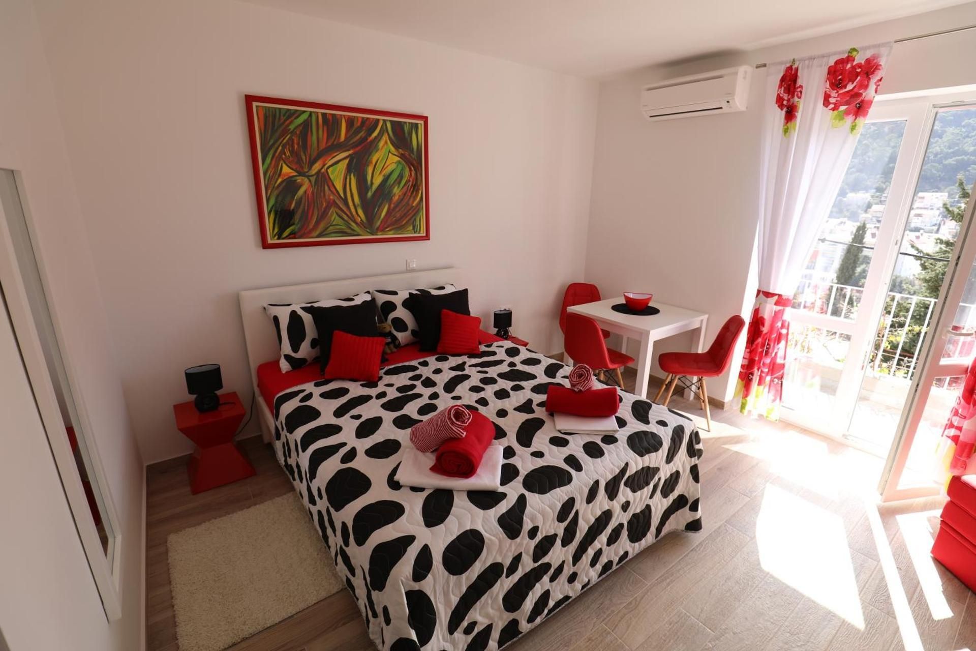 Studio Apartment with Sea View