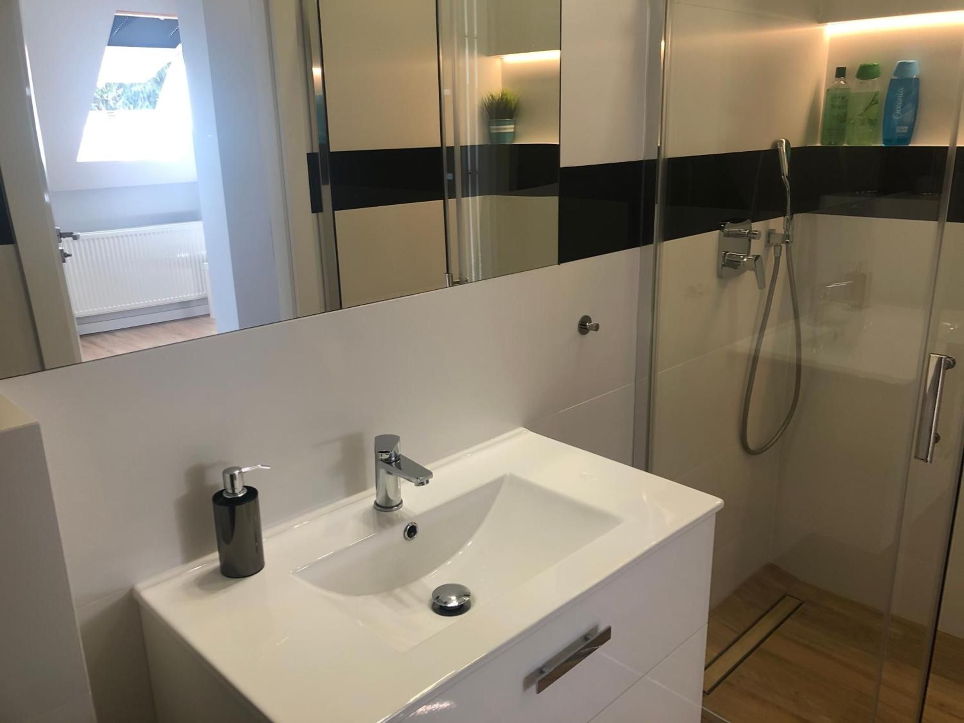 Triple Room with Private Bathroom