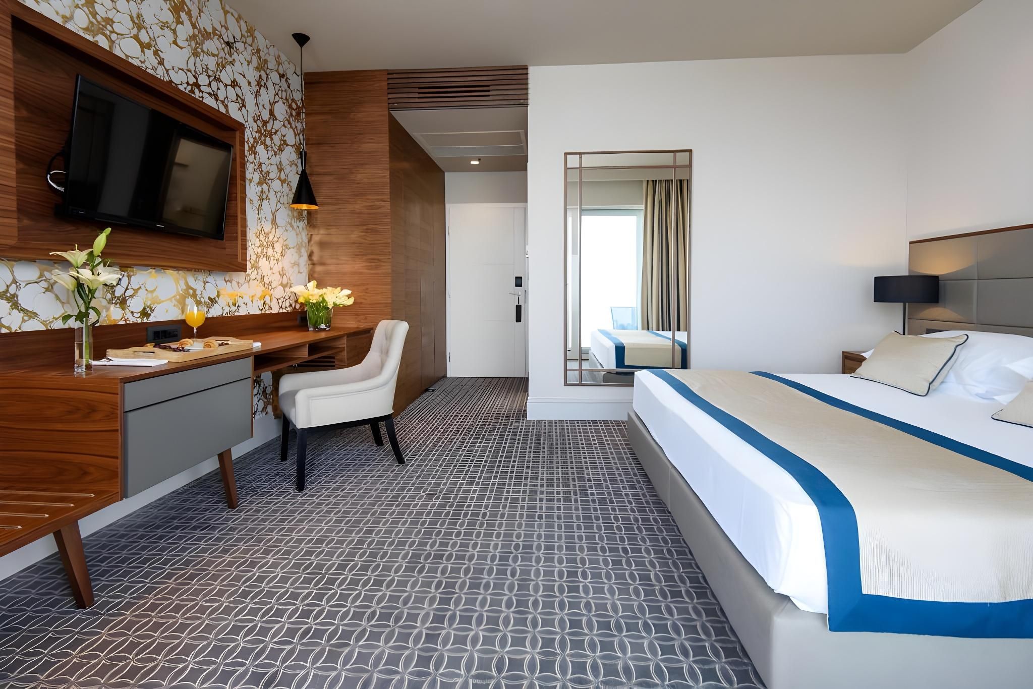 Luxury Double or Twin Room with Balcony