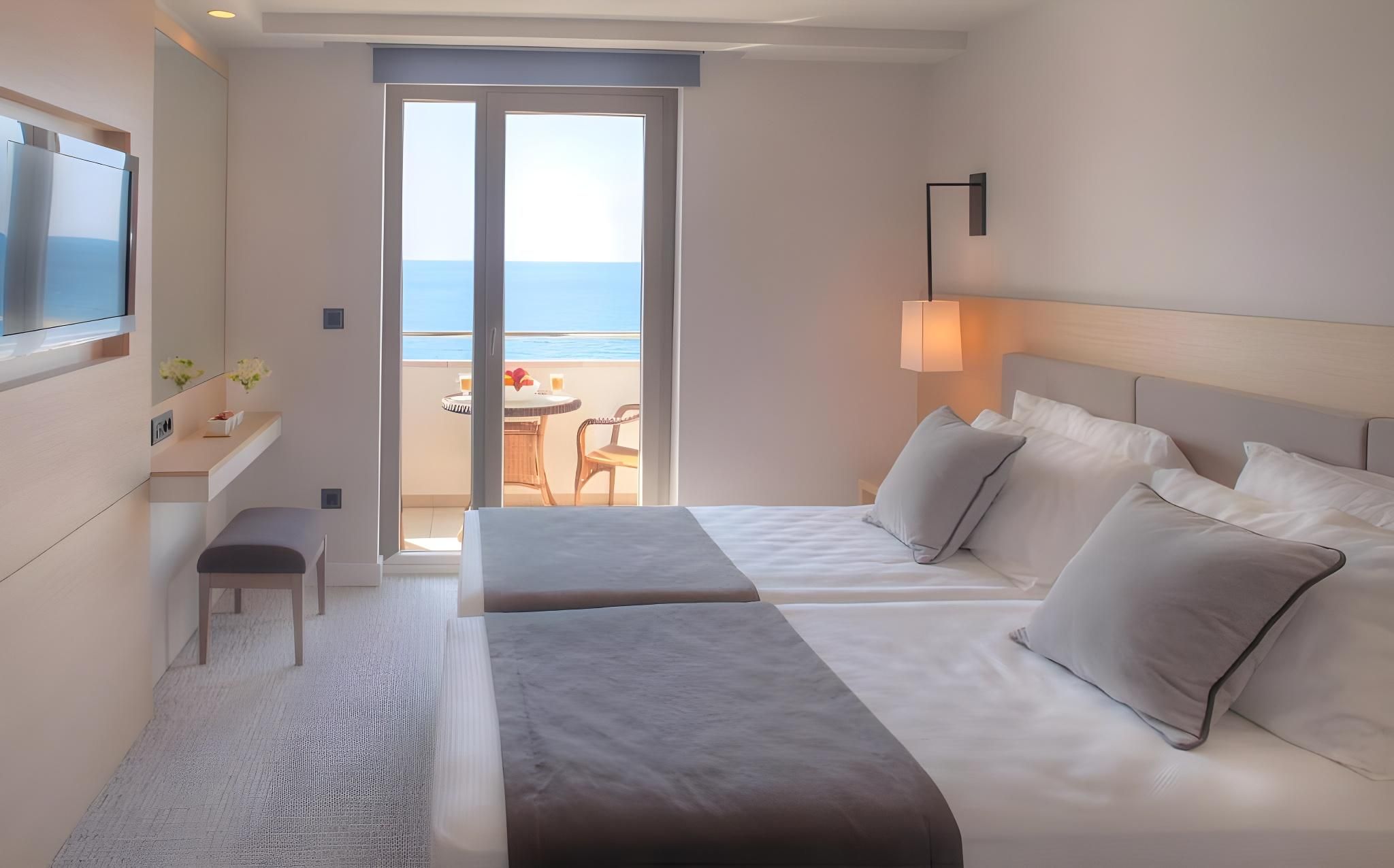 Royal Executive with Balcony and Sea View