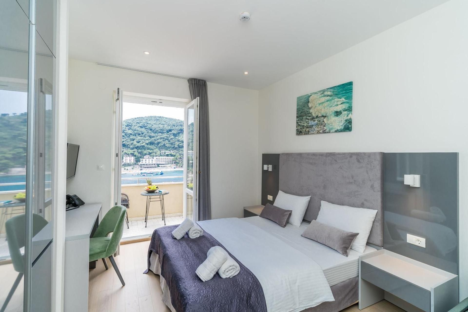 Double Room with Balcony and Sea View