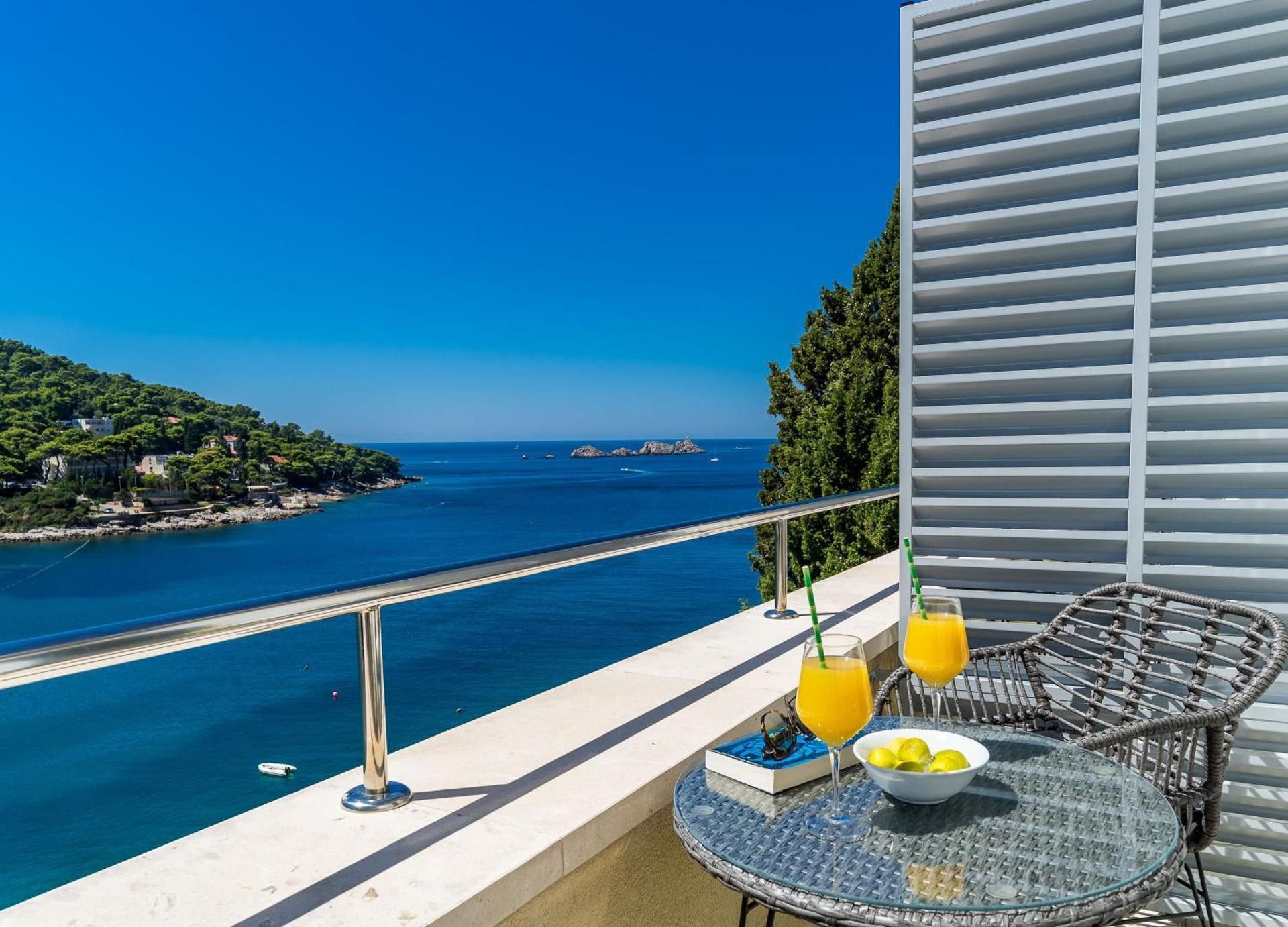 Double or Twin Room with Sea View