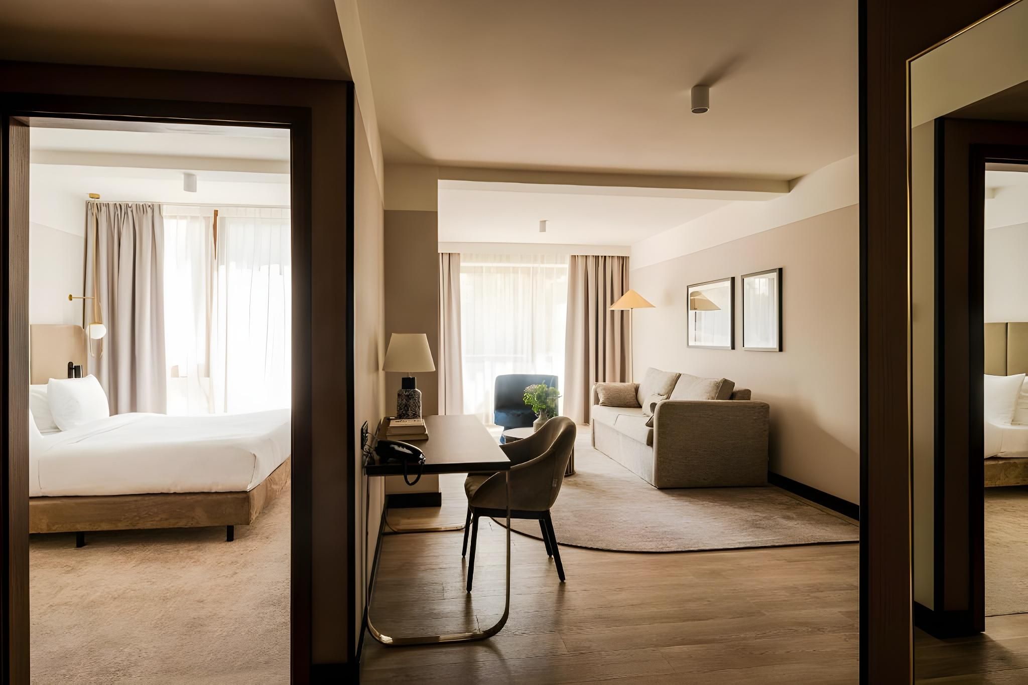 Deluxe Suite
