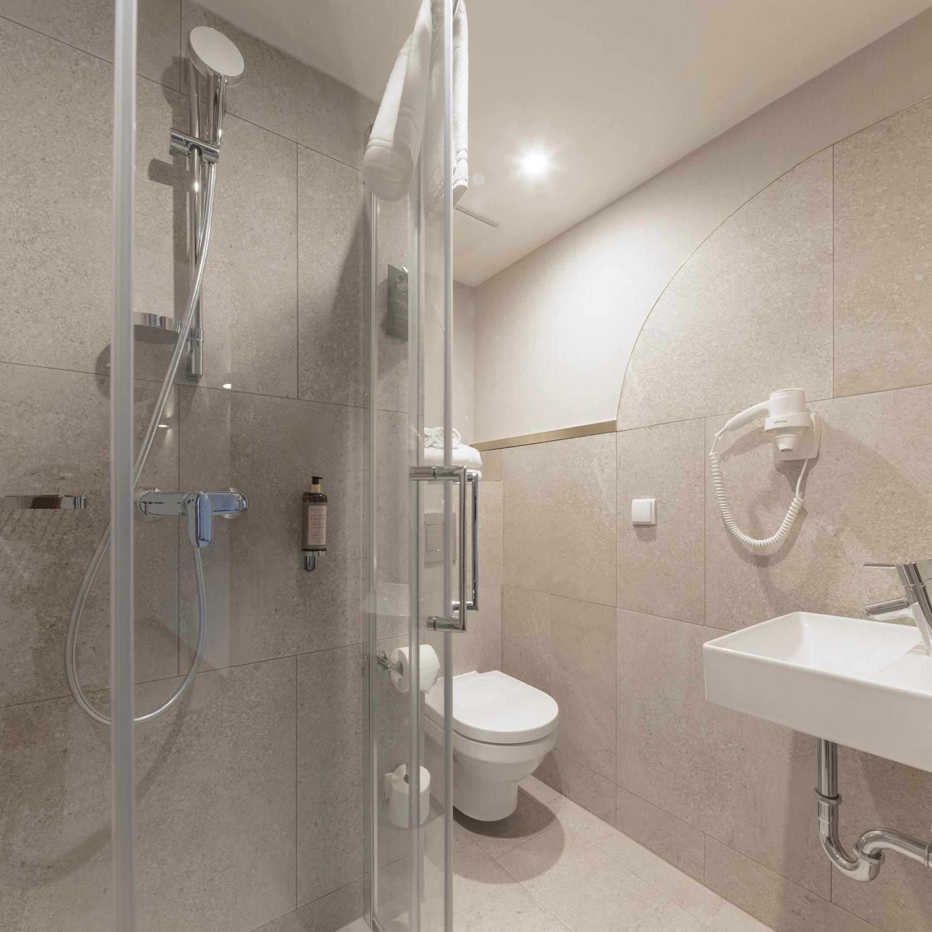 Two-Bedroom Premium Queen Suite with Sofa Bed and Mezzanine
