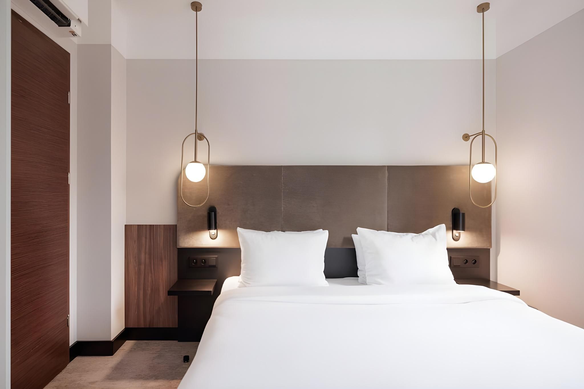 2 Bedrooms Executive Suite - 2 Queen Beds 2 Double Beds 1 Sofa Bed 60SQM