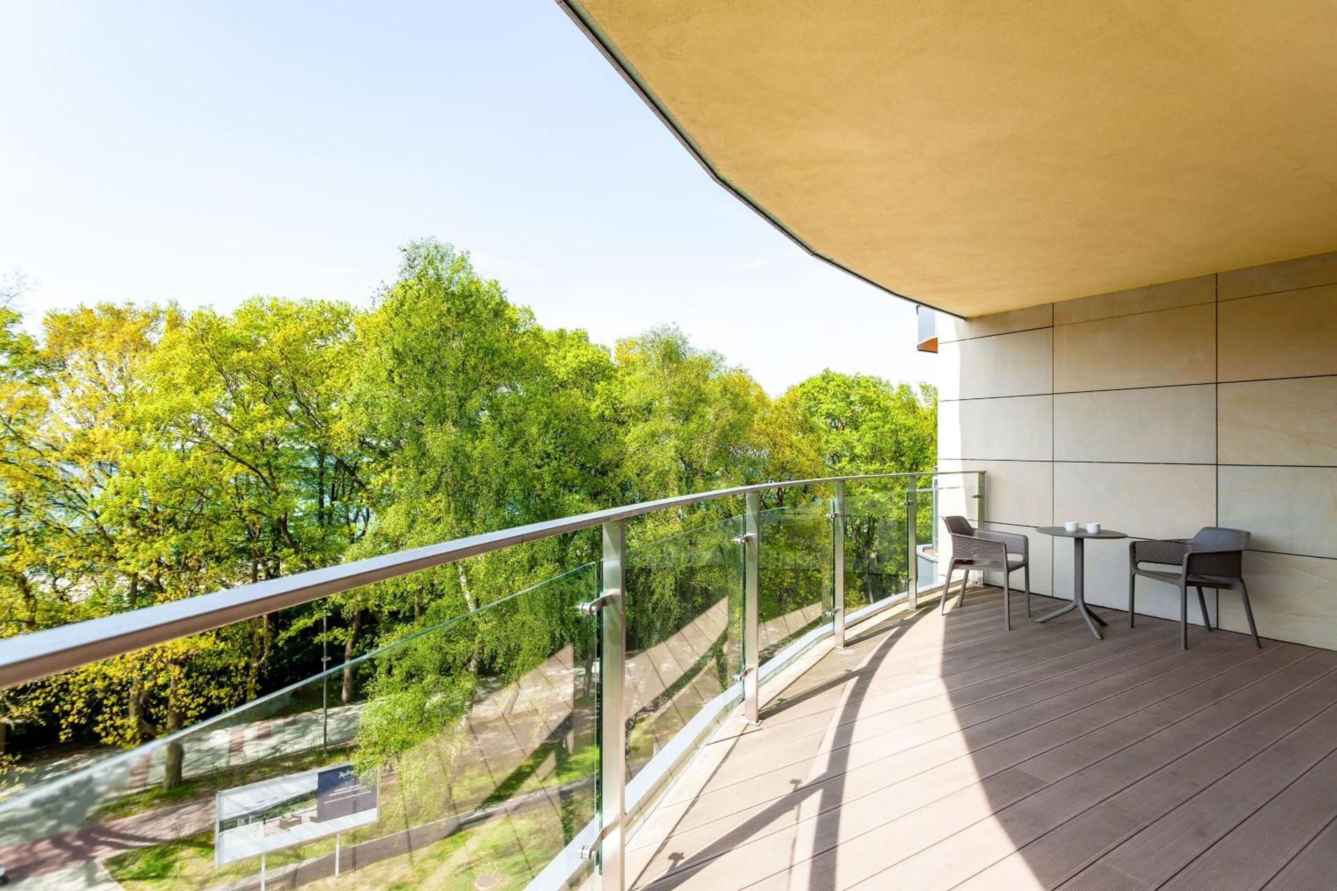 One-Bedroom Apartment with Balcony