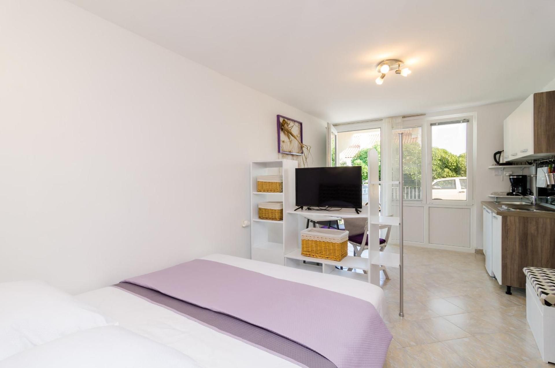 Studio Apartment