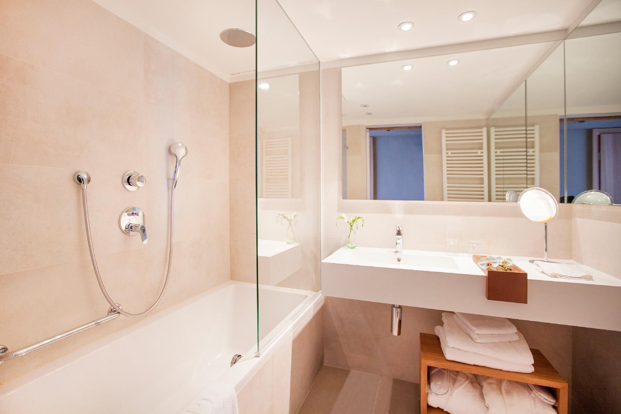 Executive Balcony Room