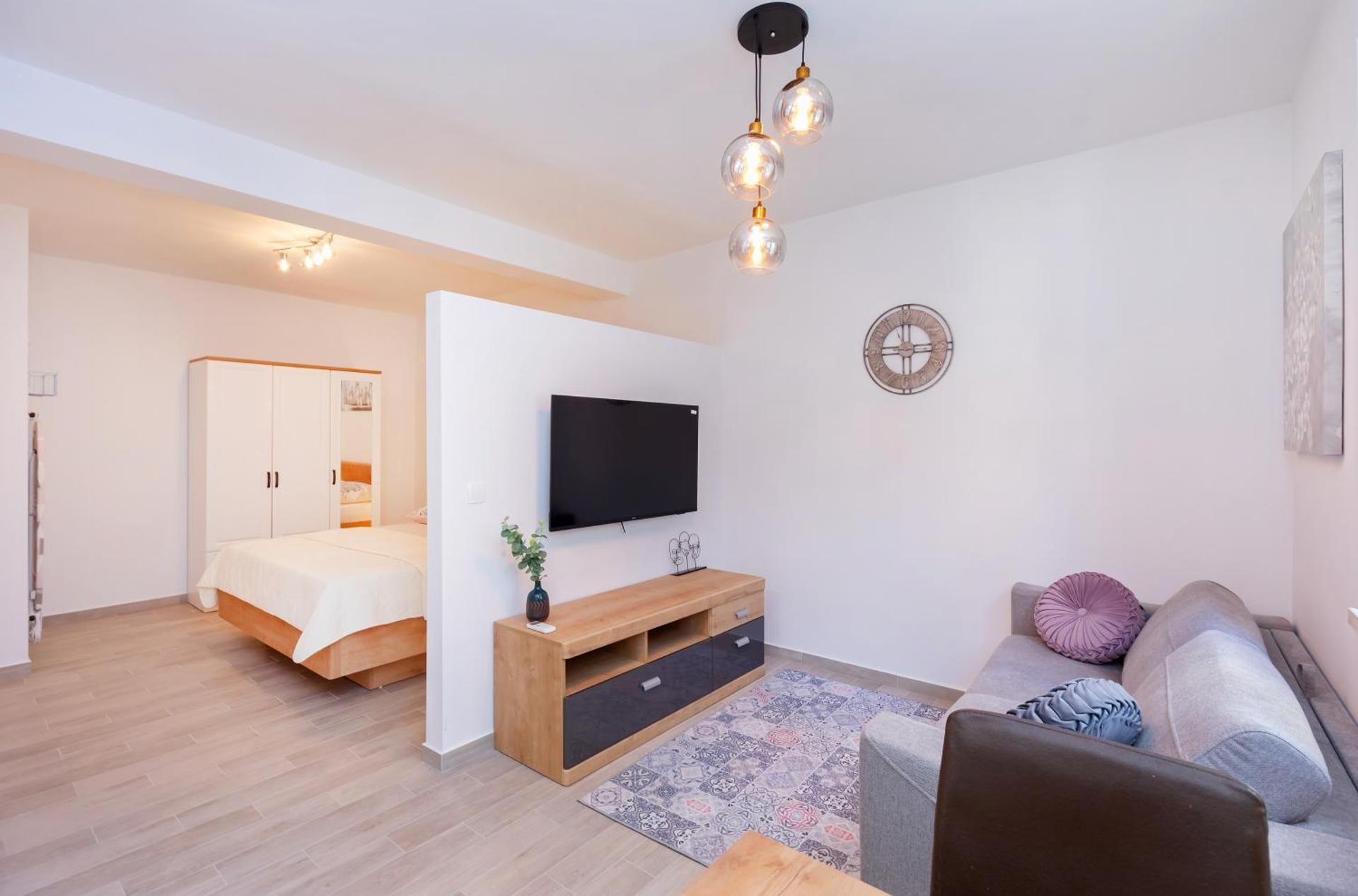 Studio Apartment