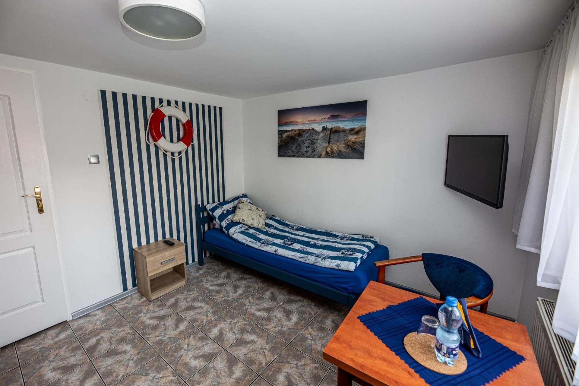 Single Room with Private External Bathroom