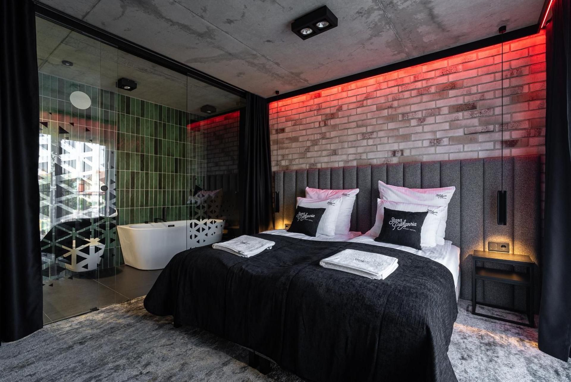 Superior One-Bedroom Apartment with Balcony