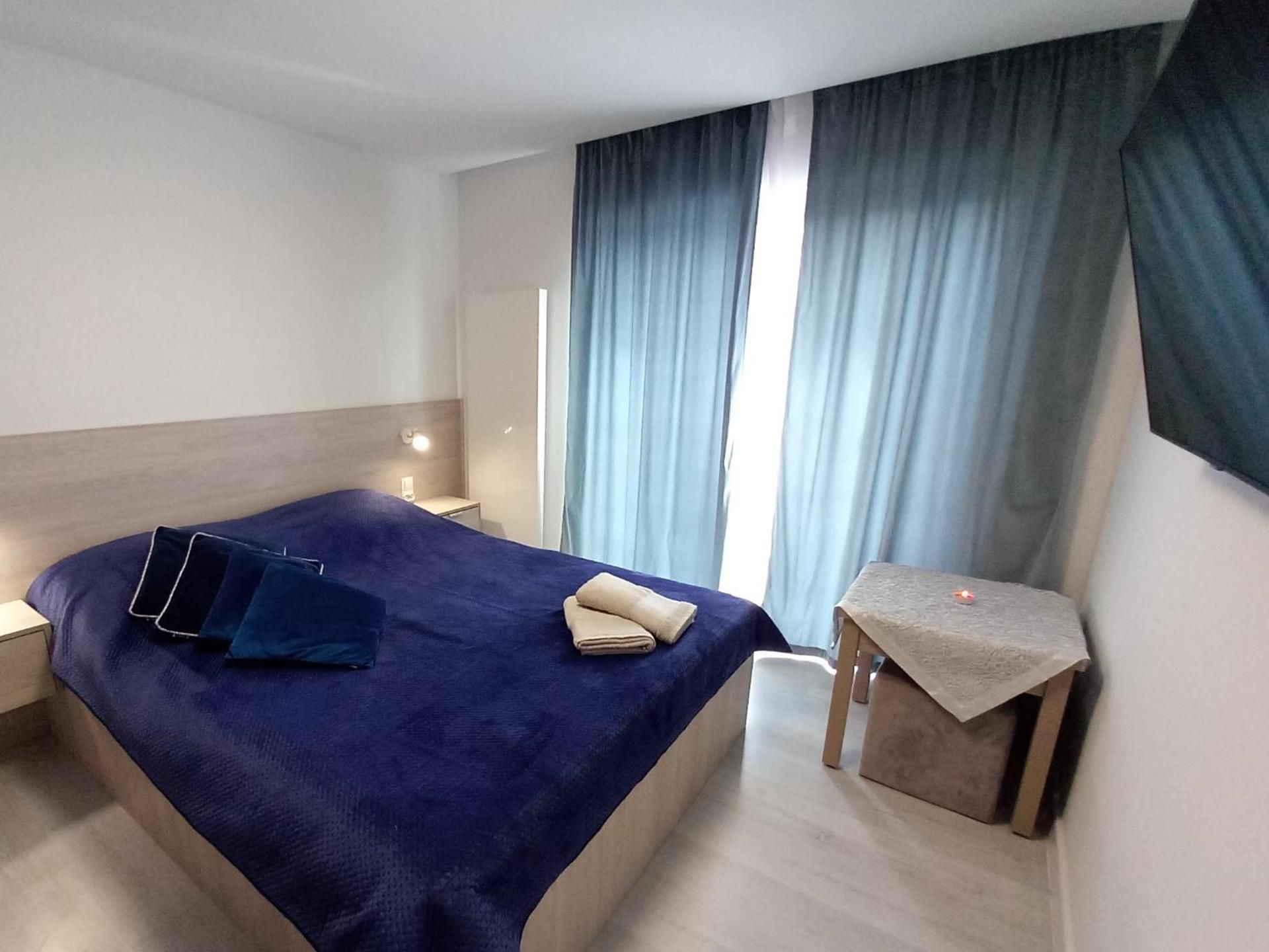 Deluxe King Suite
