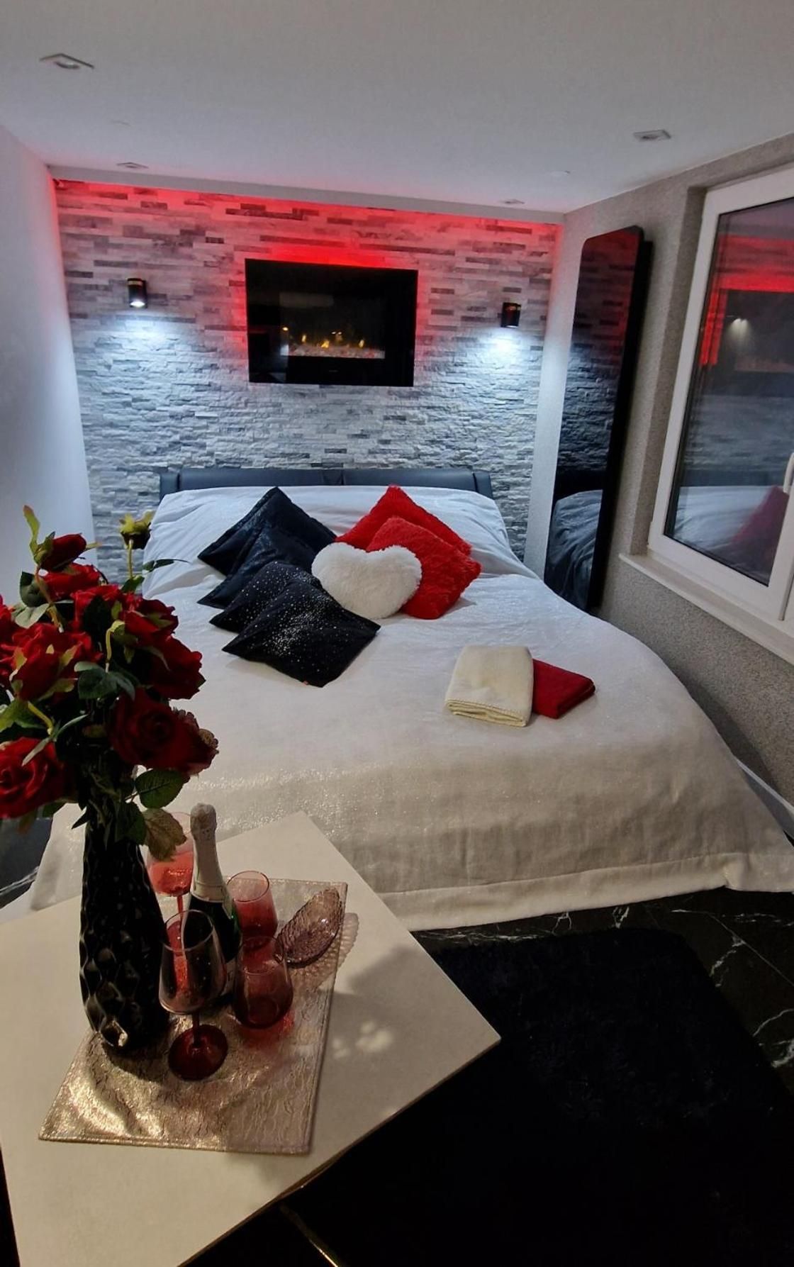 Deluxe Suite with Spa Bath