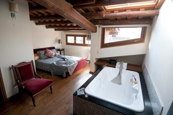 Double Room with Hot Tub