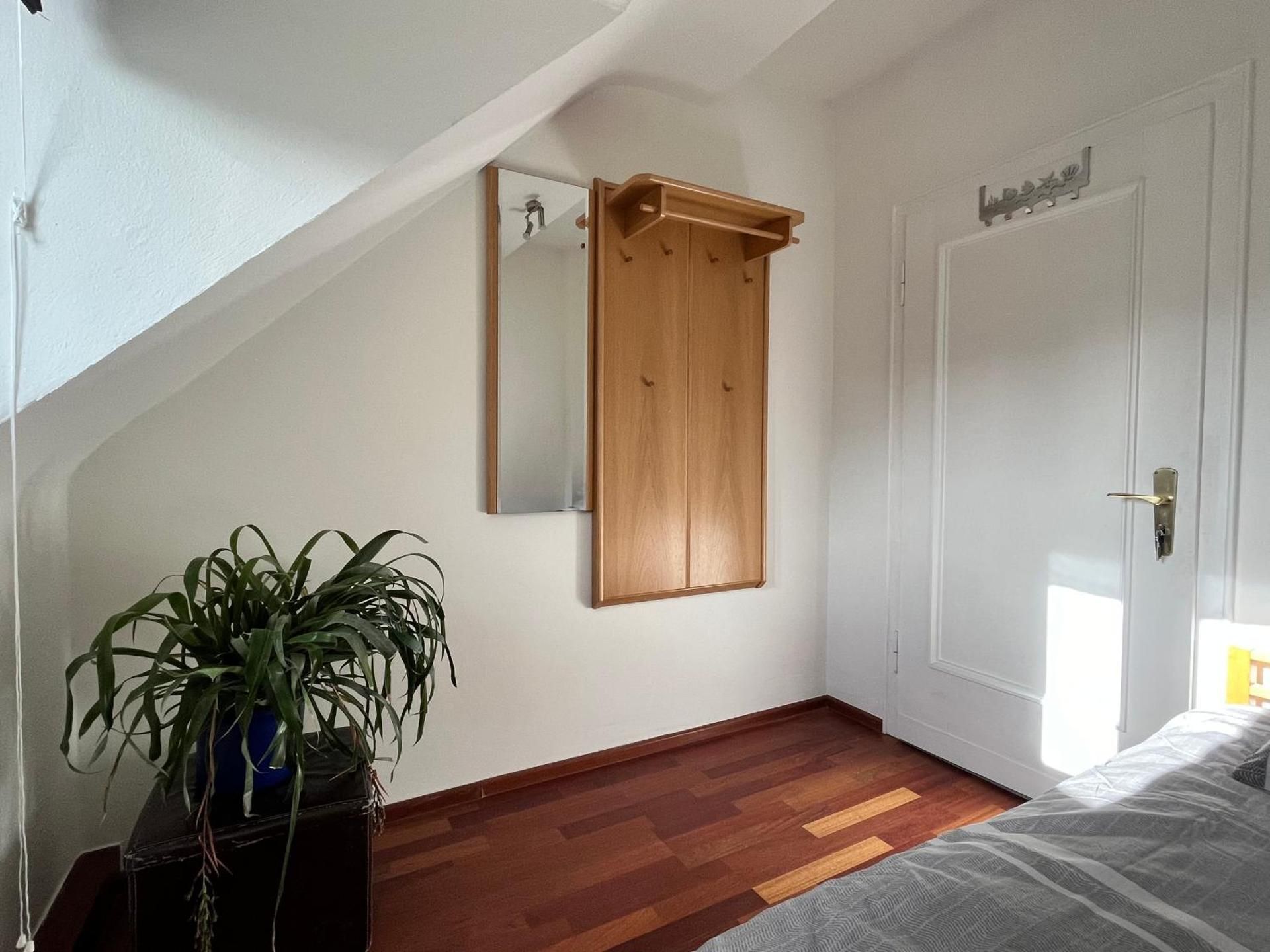 Single Room with Shared Bathroom