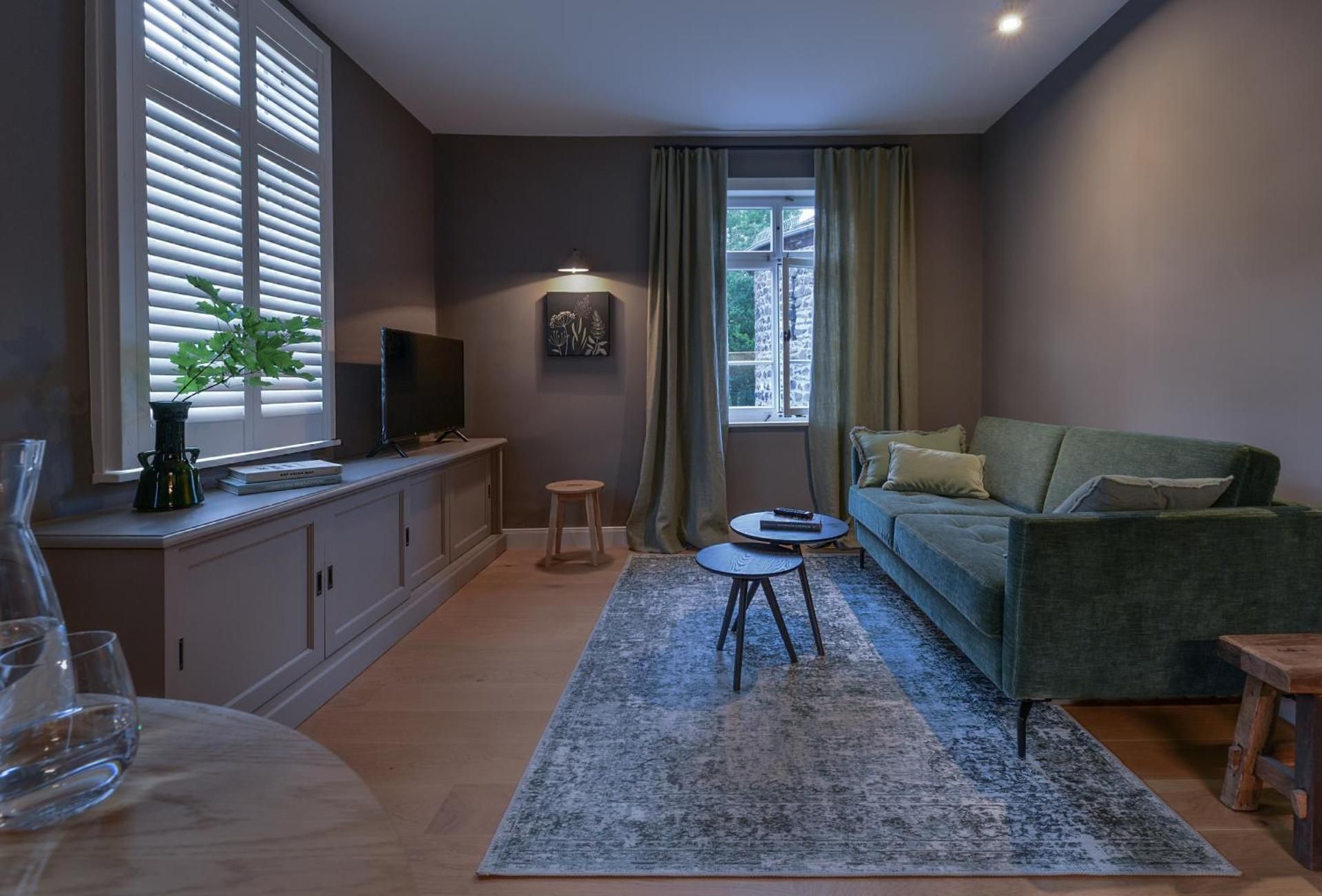 Deluxe Double Room (2 Adults + 1 Child)
