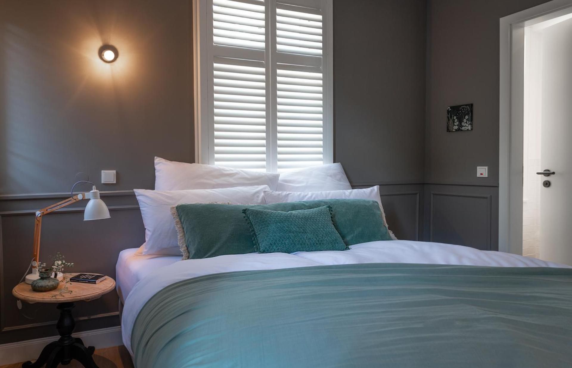Deluxe Double Room (2 Adults + 1 Child)
