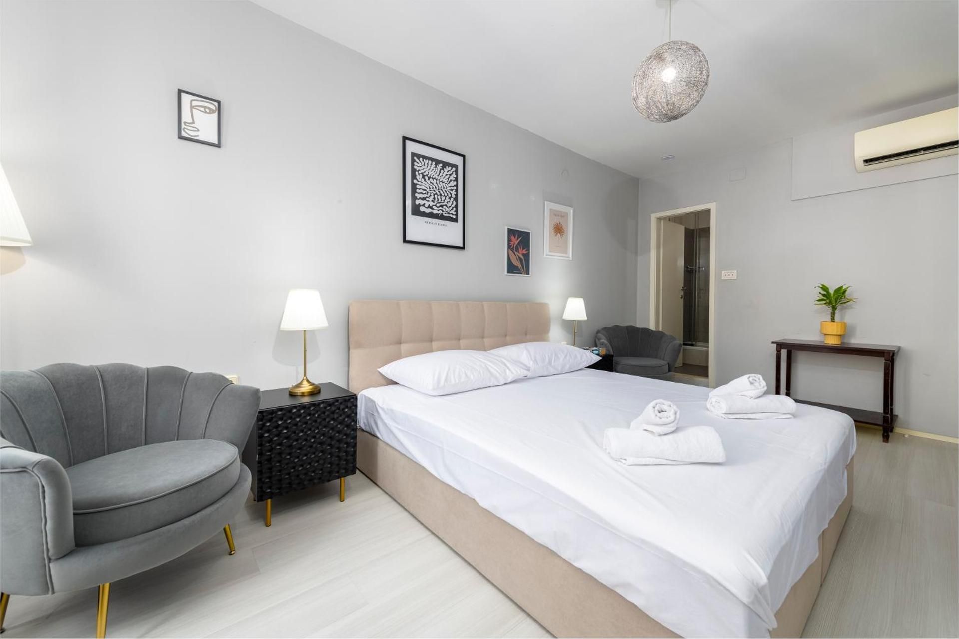 Queen Suite